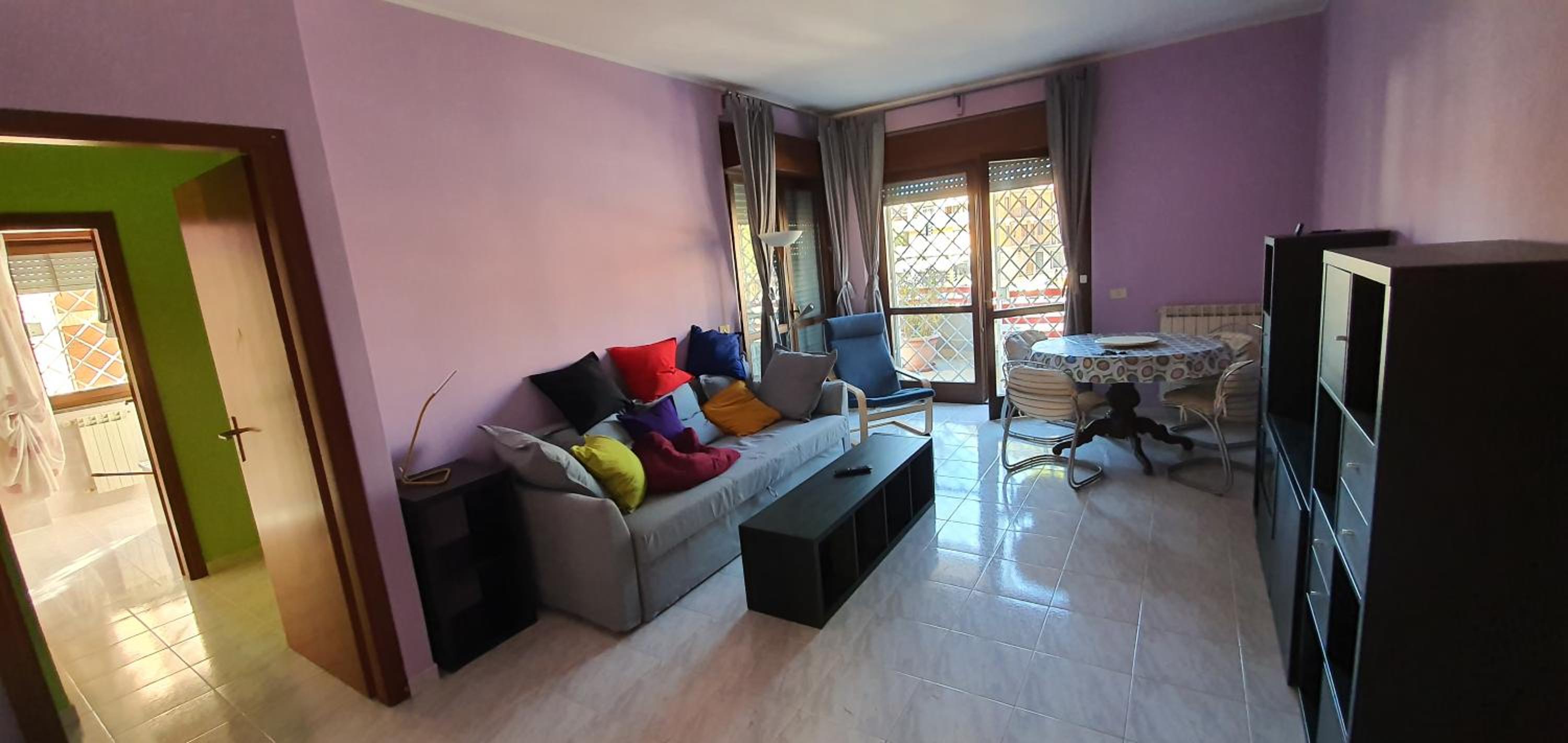 ILIO e GIULIA APART 300 METERS FROM METRO STATION C