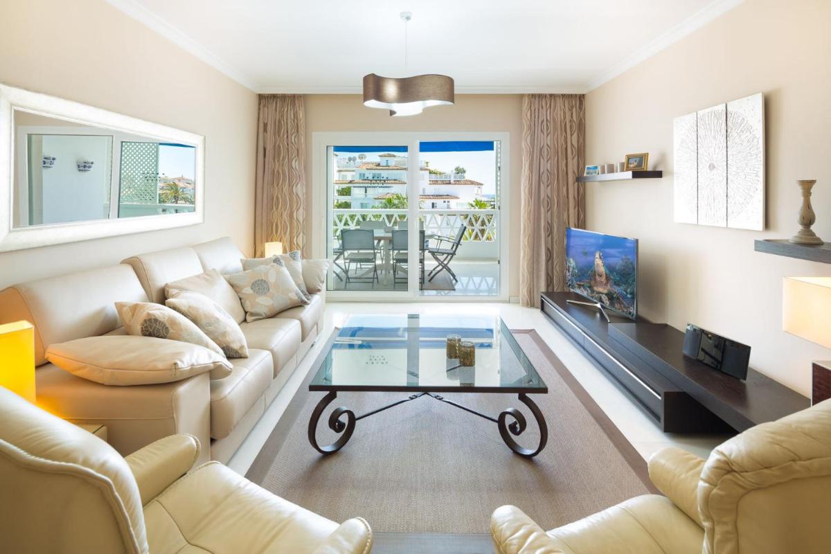 Luxury 5* 3 beds apartment in Playas del Duque, Puerto Banus Marbella photo 4
