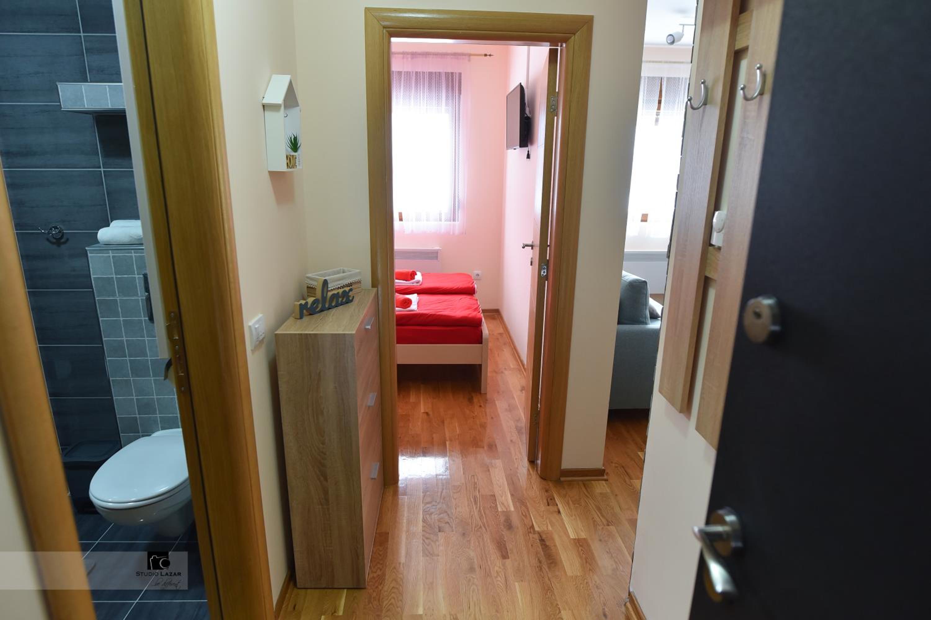 Photo 6