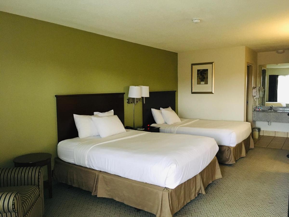 Ramada by Wyndham Batesville view 2