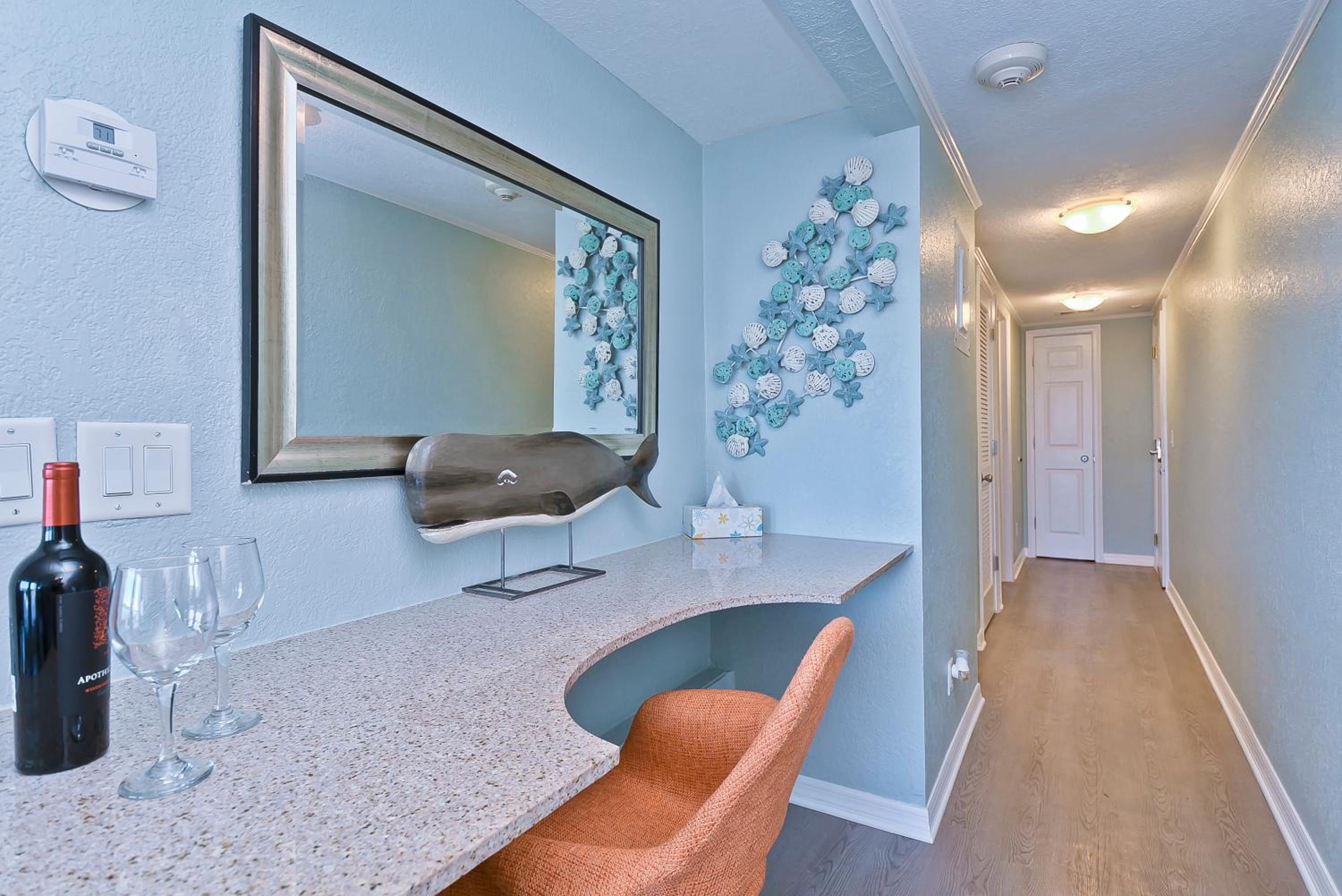 412-AMAZING Views, Waterfront, WIFI, Pool, Close to BUCS Stadium view 2
