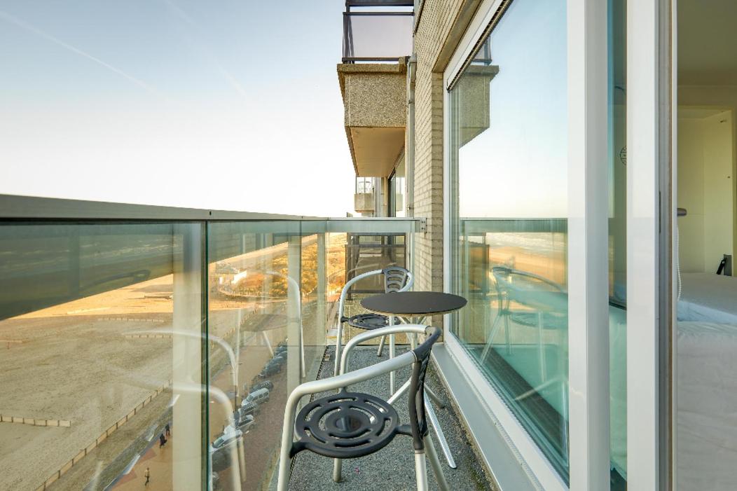Beautiful Top Floor Seaview Studio Apartment B'berge-Bruges