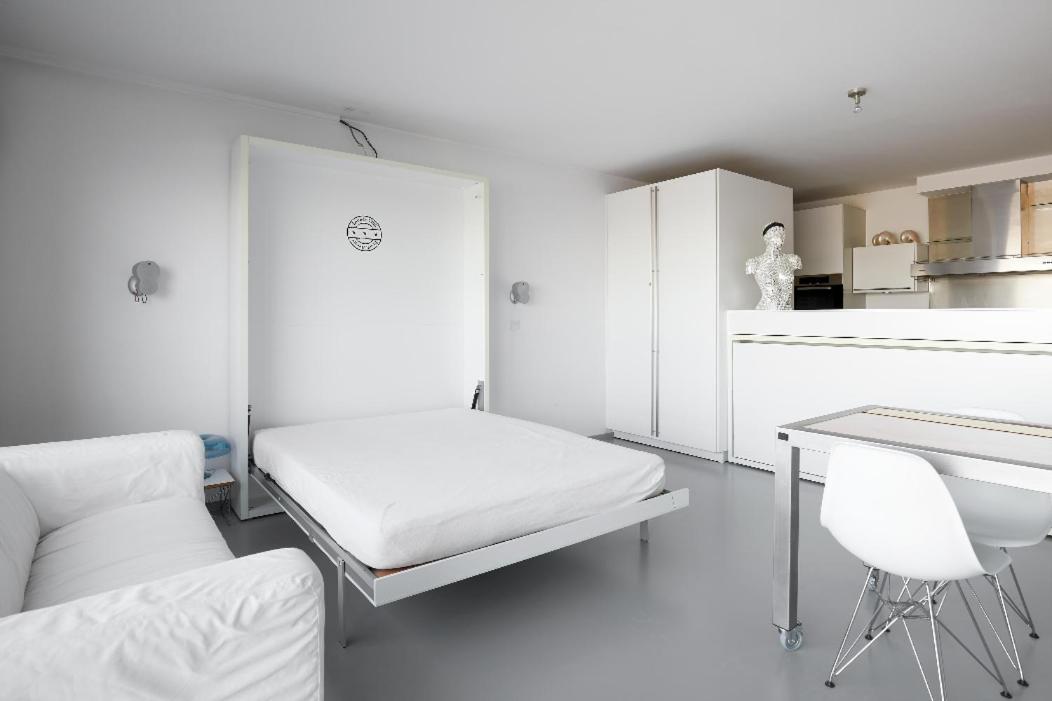 Beautiful Top Floor Seaview Studio Apartment B'berge-Bruges