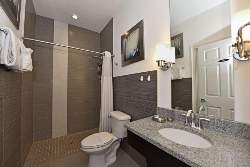 Beautiful 3-Bed Villa 10 Minutes From Disney-17440 Serenity Resort townhouse