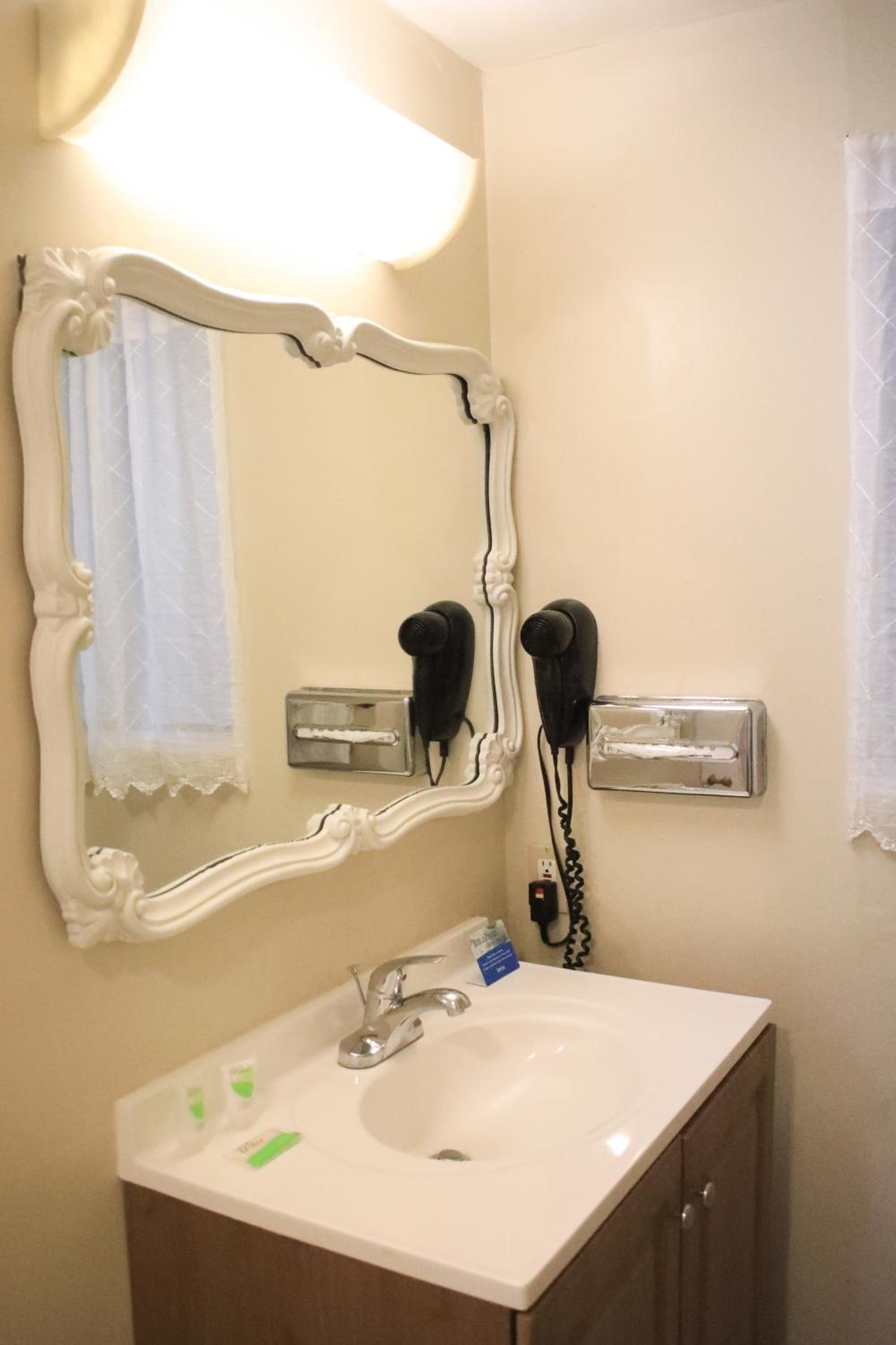 Carmel Resort Inn - Property Image 88