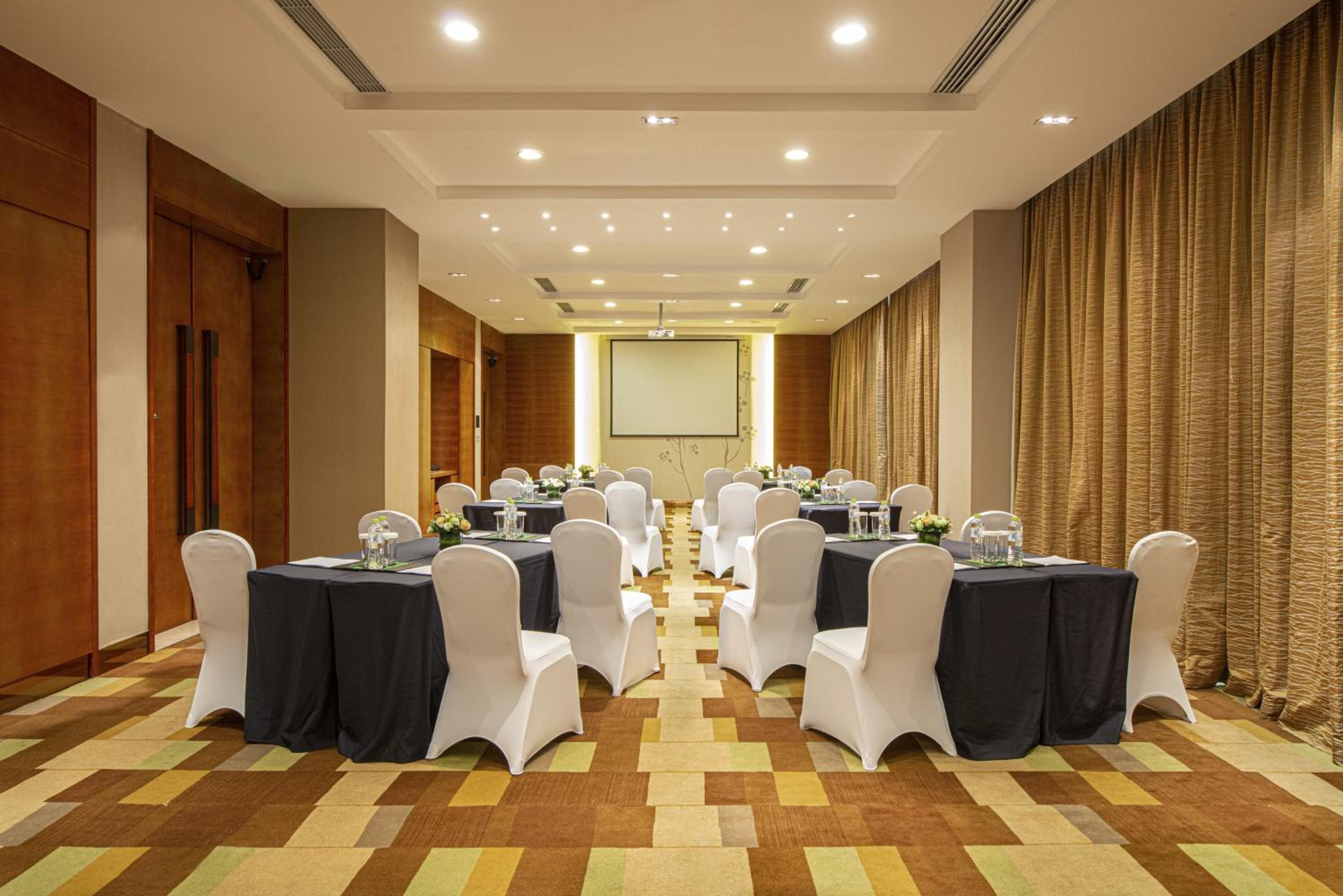 Holiday Inn Qingdao Expo, an IHG Hotel