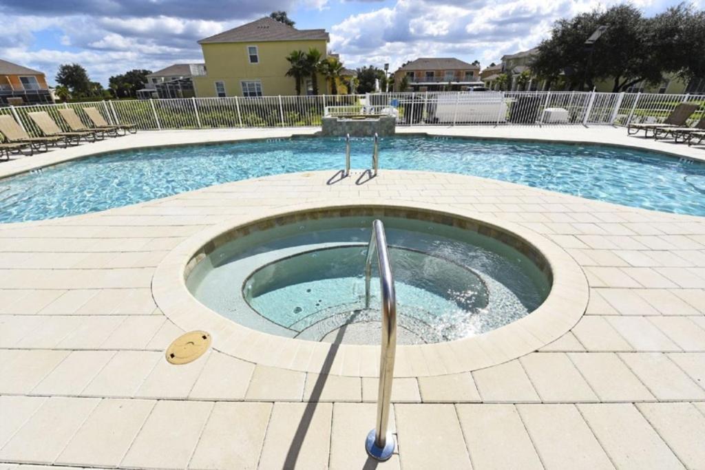 Beautiful 3-Bed Villa 10 Minutes From Disney-17440 Serenity Resort townhouse