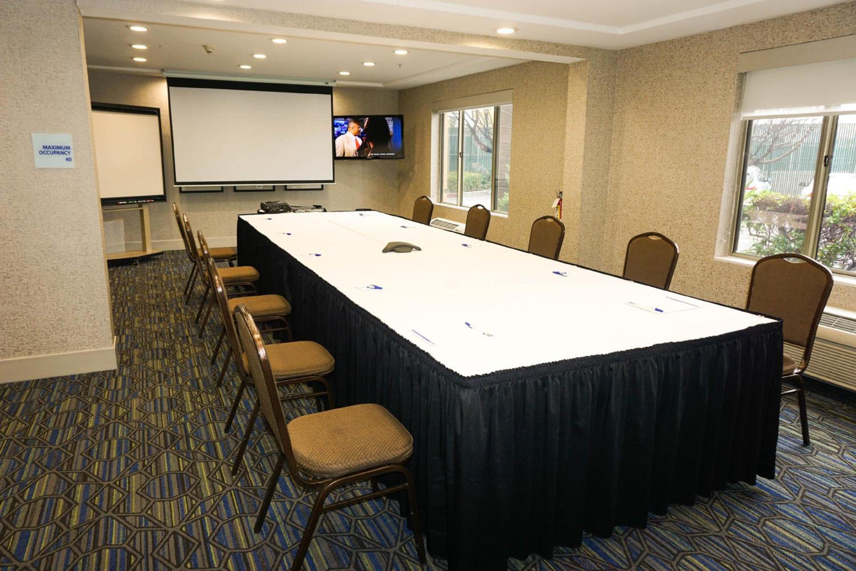 Holiday Inn Express Fremont - Milpitas Central, an IHG Hotel - Property Image 100