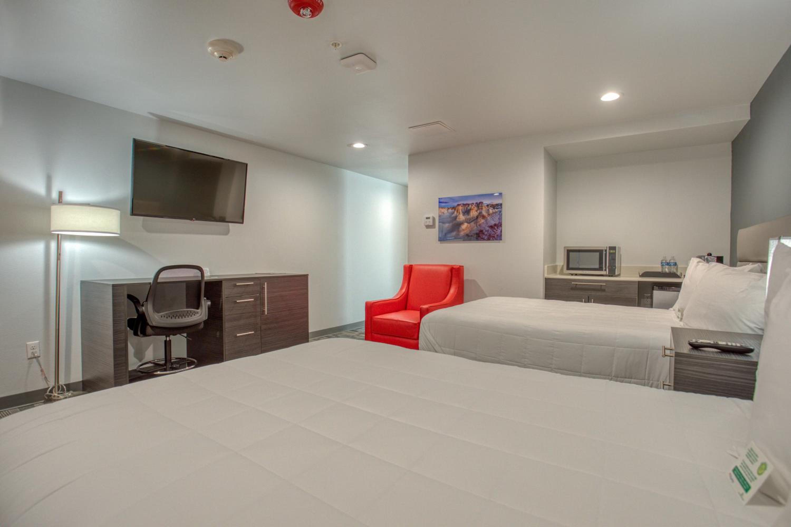 Carlsbad Vacations - Post Time Inn - Property Image 4