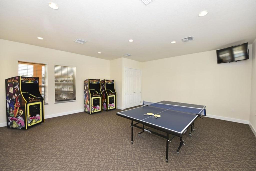 Beautiful 3-Bed Villa 10 Minutes From Disney-17440 Serenity Resort townhouse