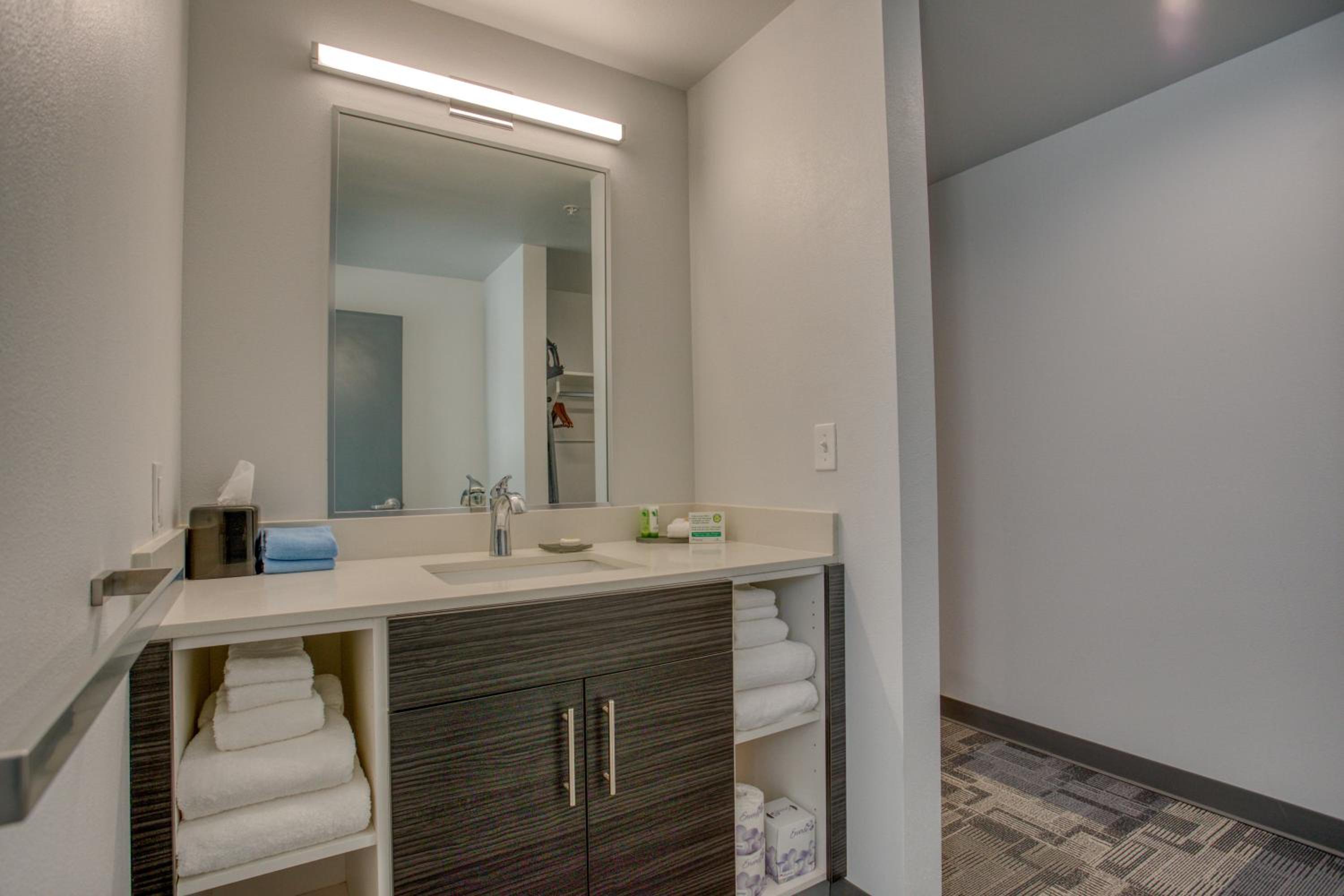 Carlsbad Vacations - Post Time Inn - Property Image 12