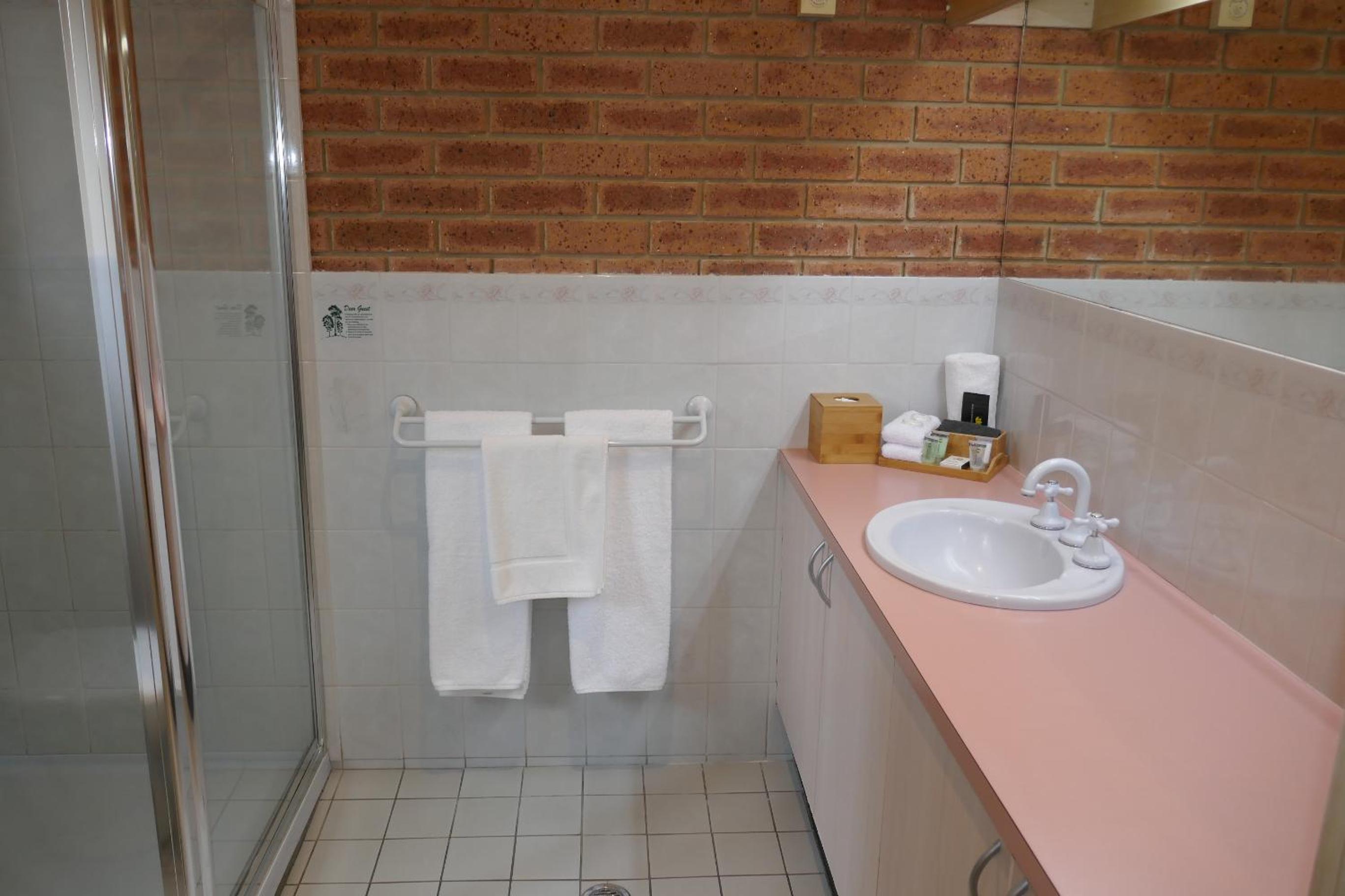 Colonial Motor Inn Bairnsdale Golden Chain Property