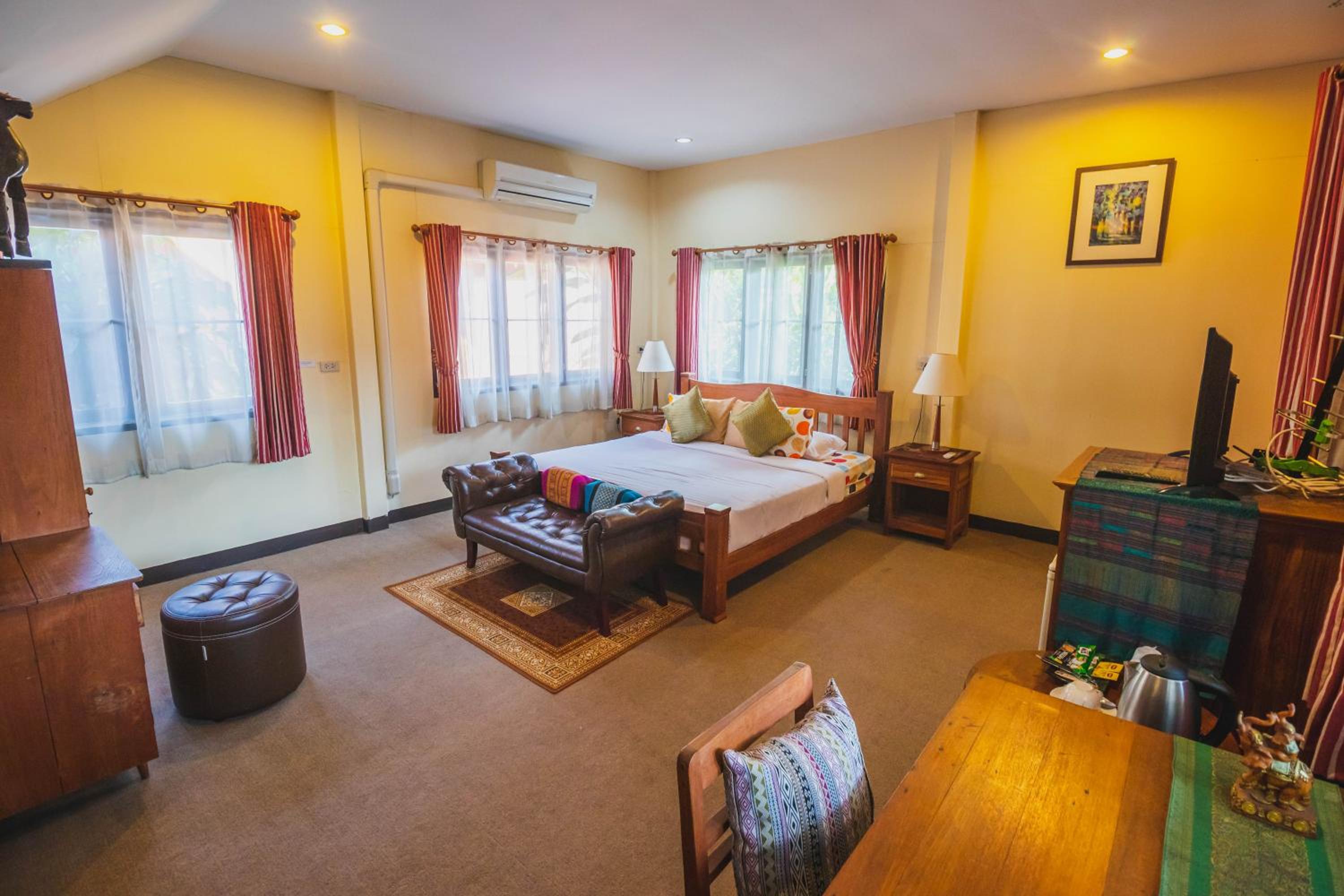 Joy's House & Tour