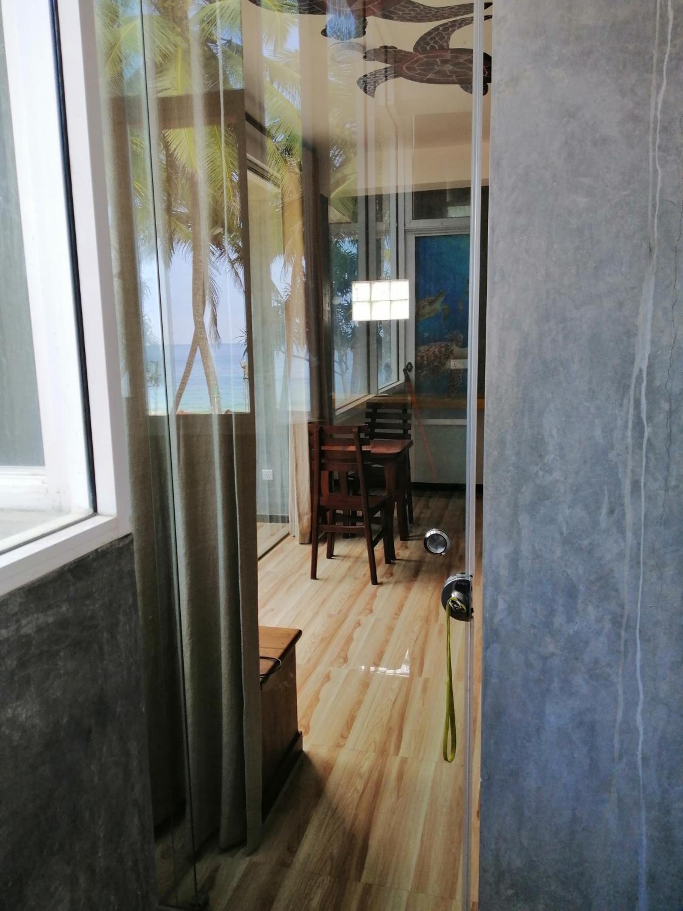 thambili beach room Hikkaduwa