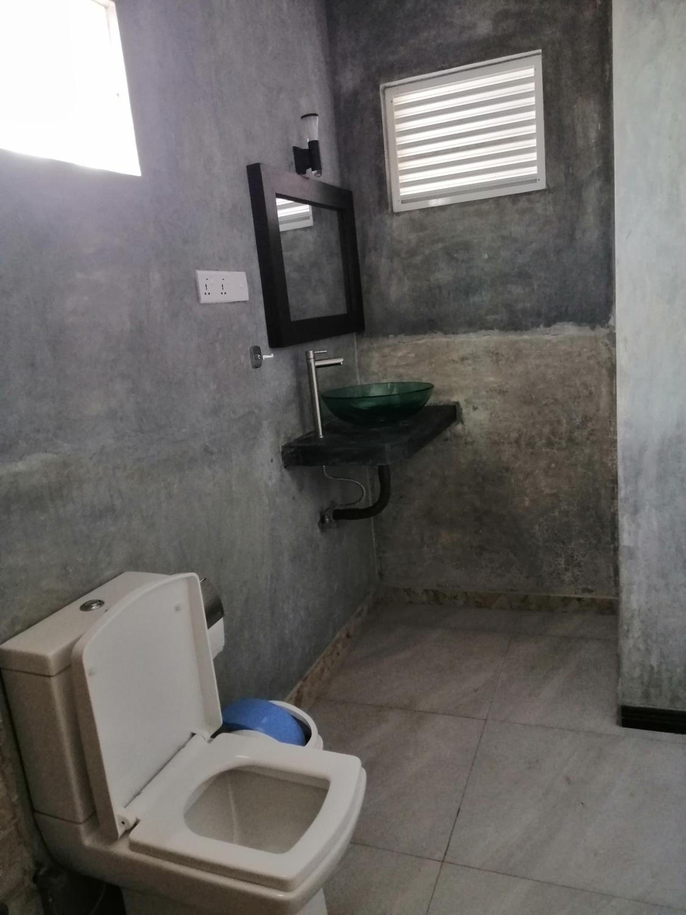 thambili beach room Hikkaduwa
