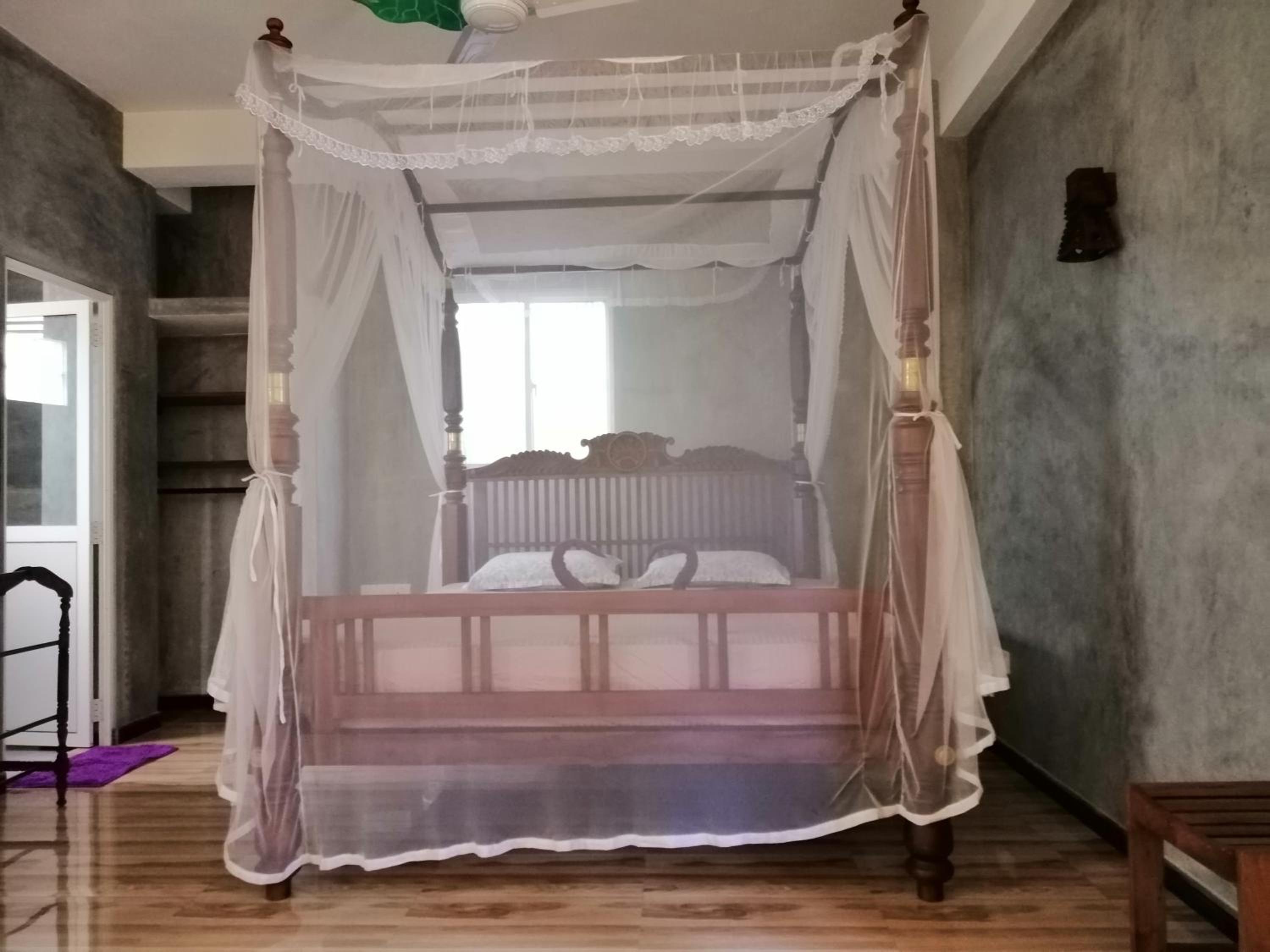 thambili beach room Hikkaduwa