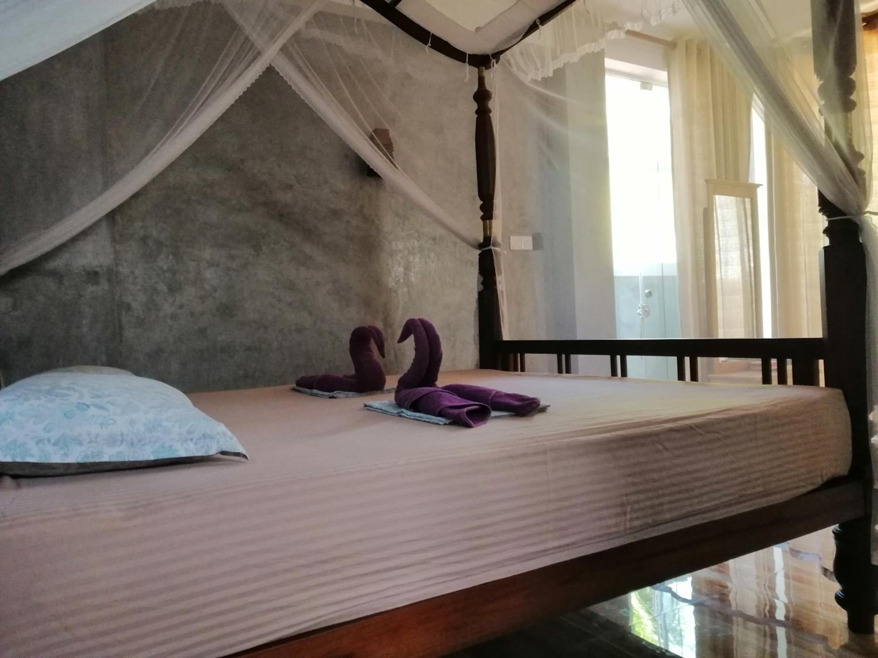 thambili beach room Hikkaduwa
