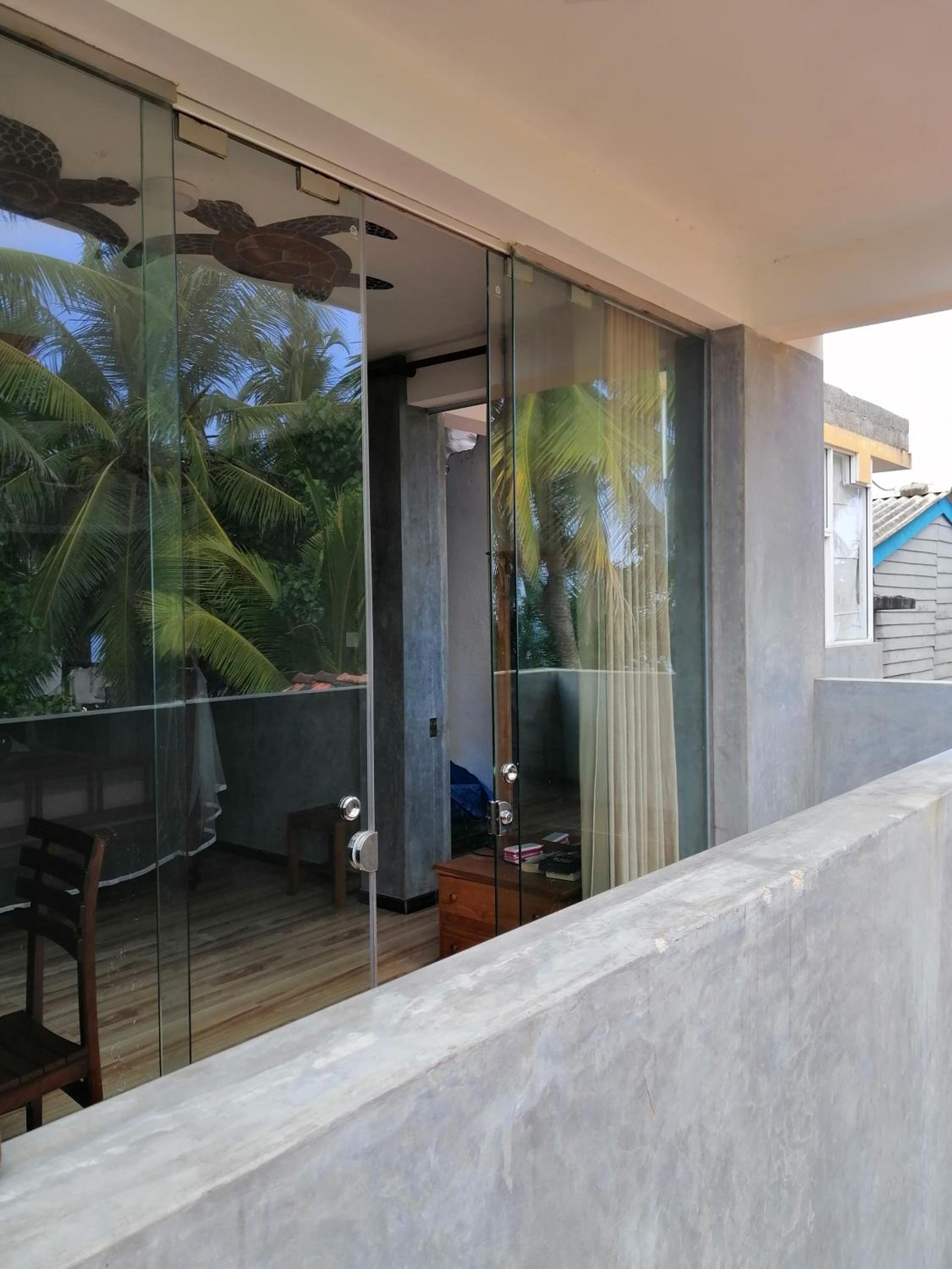 thambili beach room Hikkaduwa