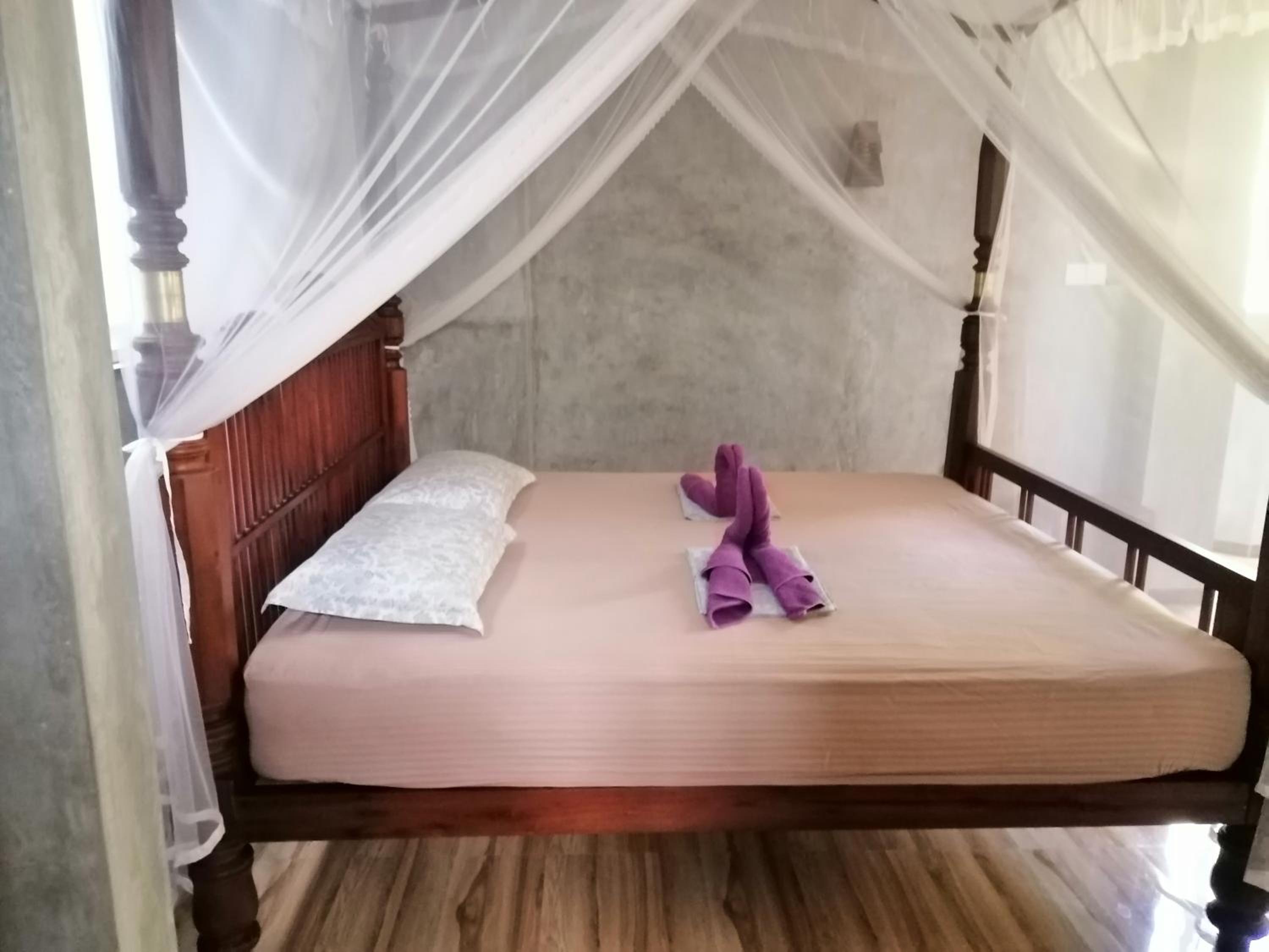 thambili beach room Hikkaduwa