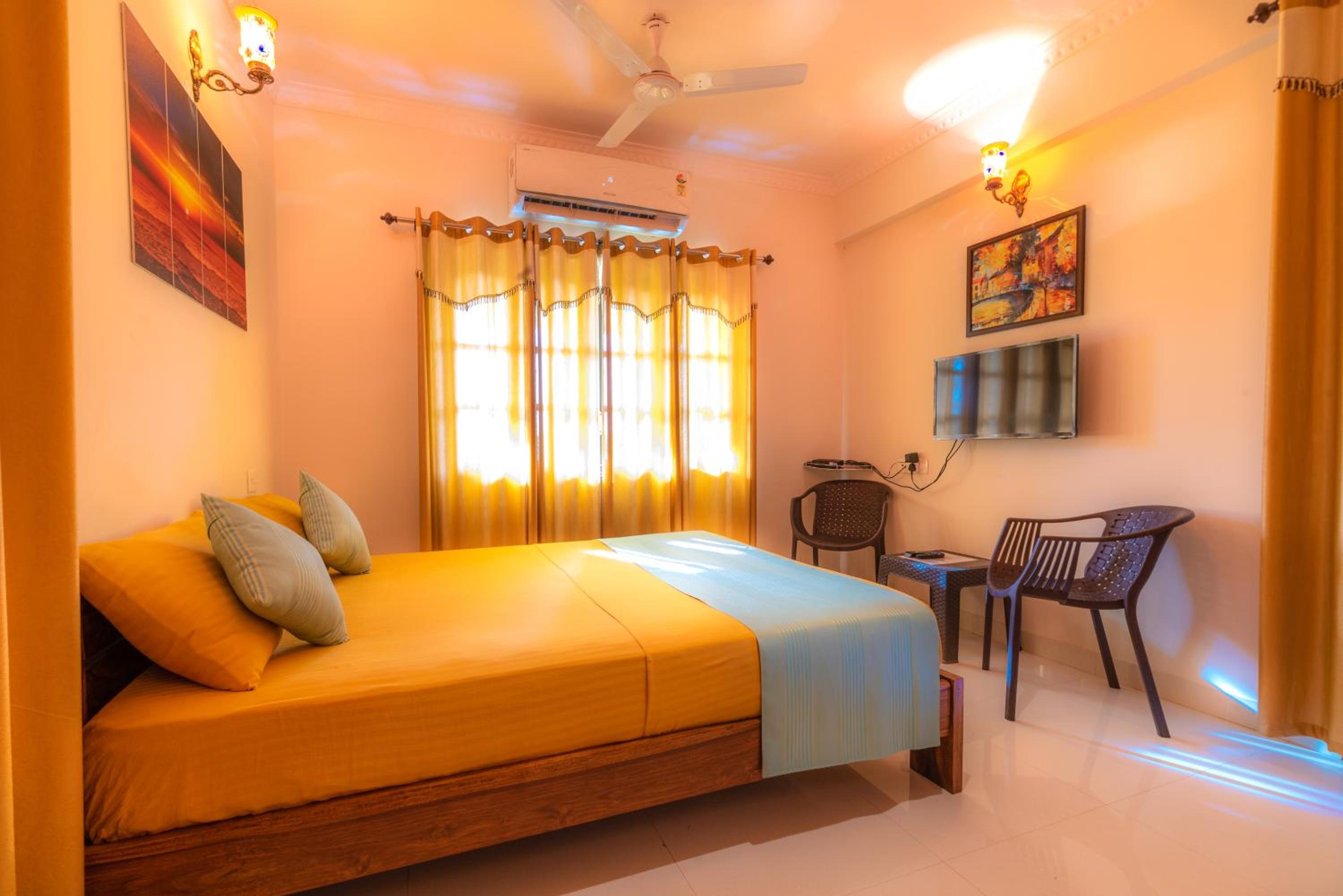 Monarch Suites