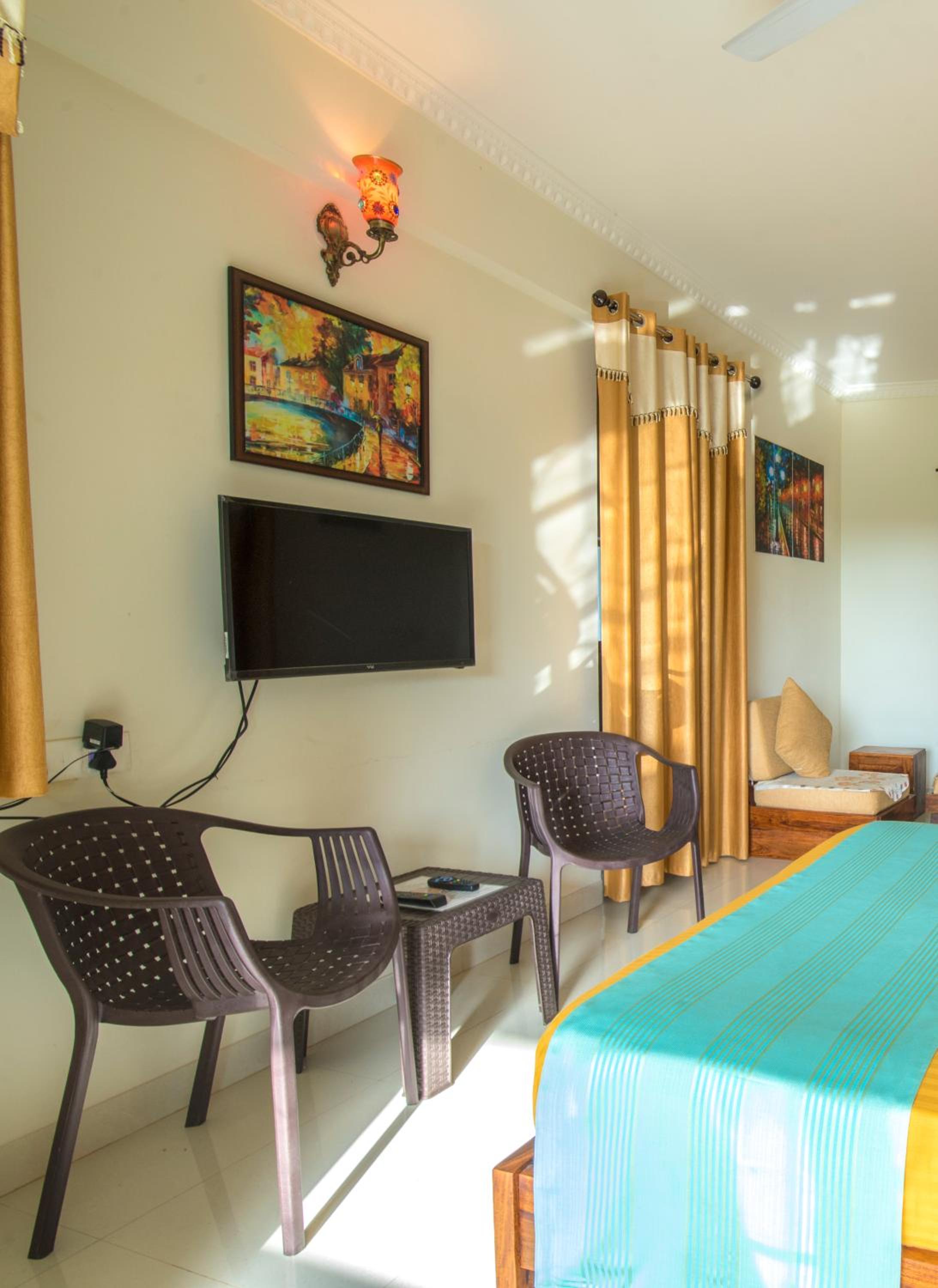 Monarch Suites