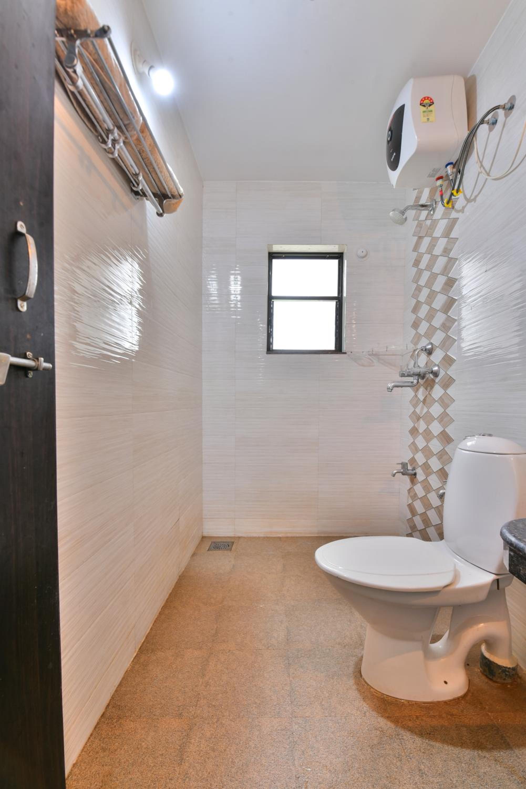 Monarch Suites