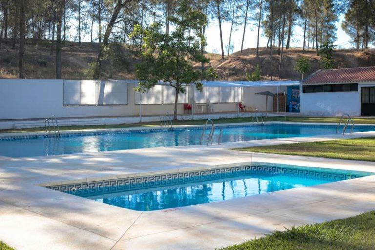 CENTRO DE OCIO ALÚA Bungalows Camping Rafting Benamejí