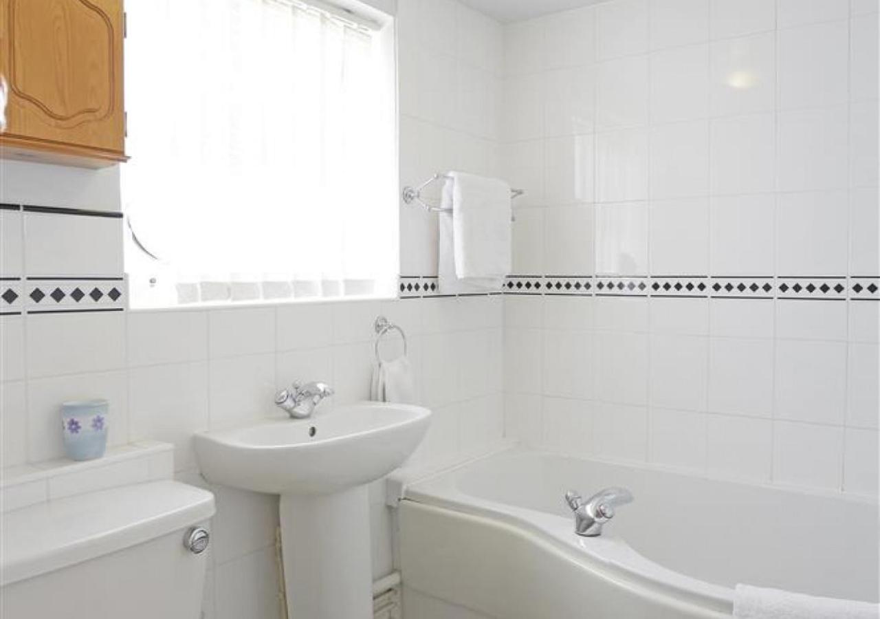 1 Bed in Woodbridge oc-hok view 5