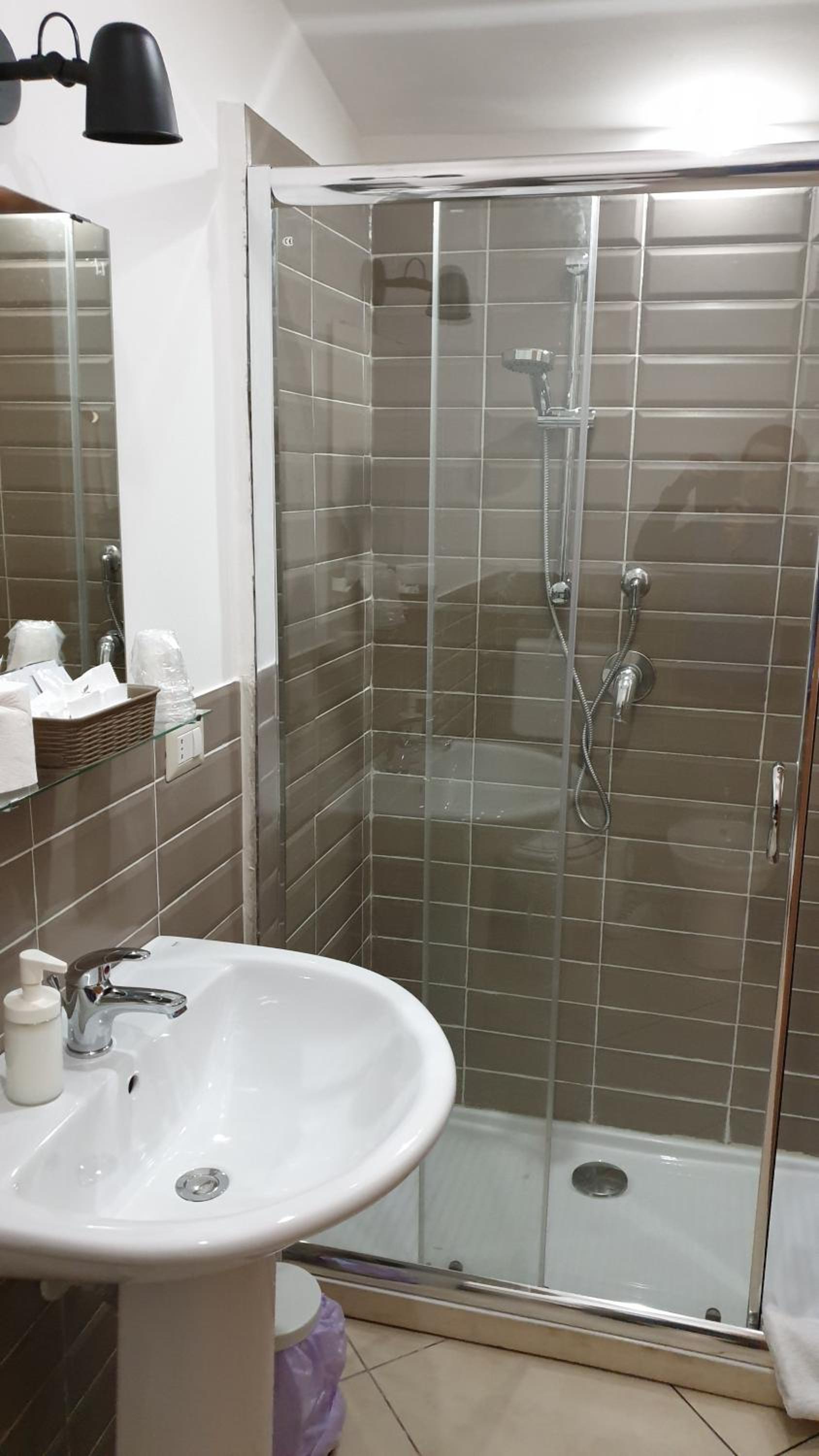 B&B Iris en Taormina — bathroom
