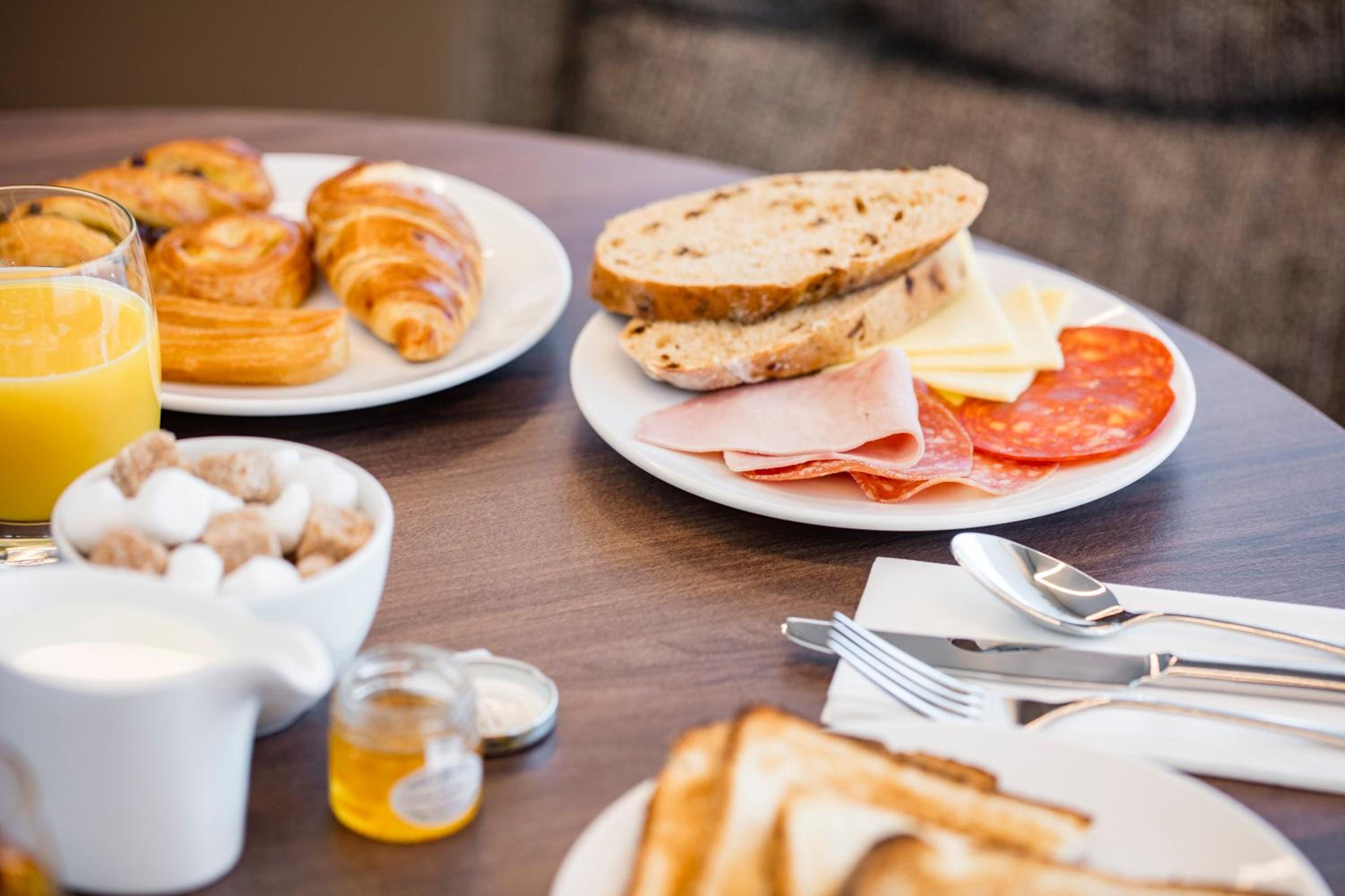 Harrogate Vacations - Crowne Plaza Harrogate, an IHG Hotel - Property Image 11
