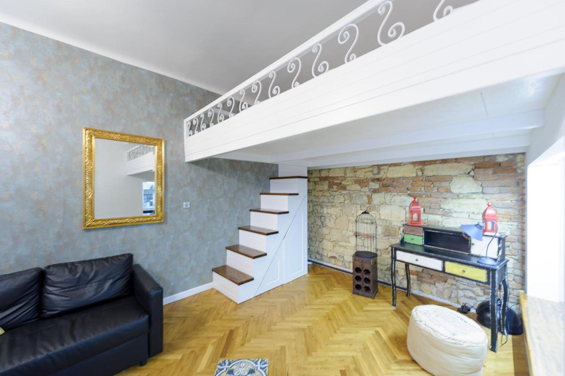 Pinkova Apartments