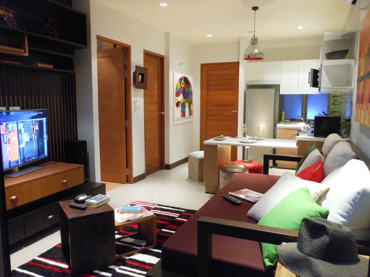 Top Floor, One-Bedroom Apartment view 2