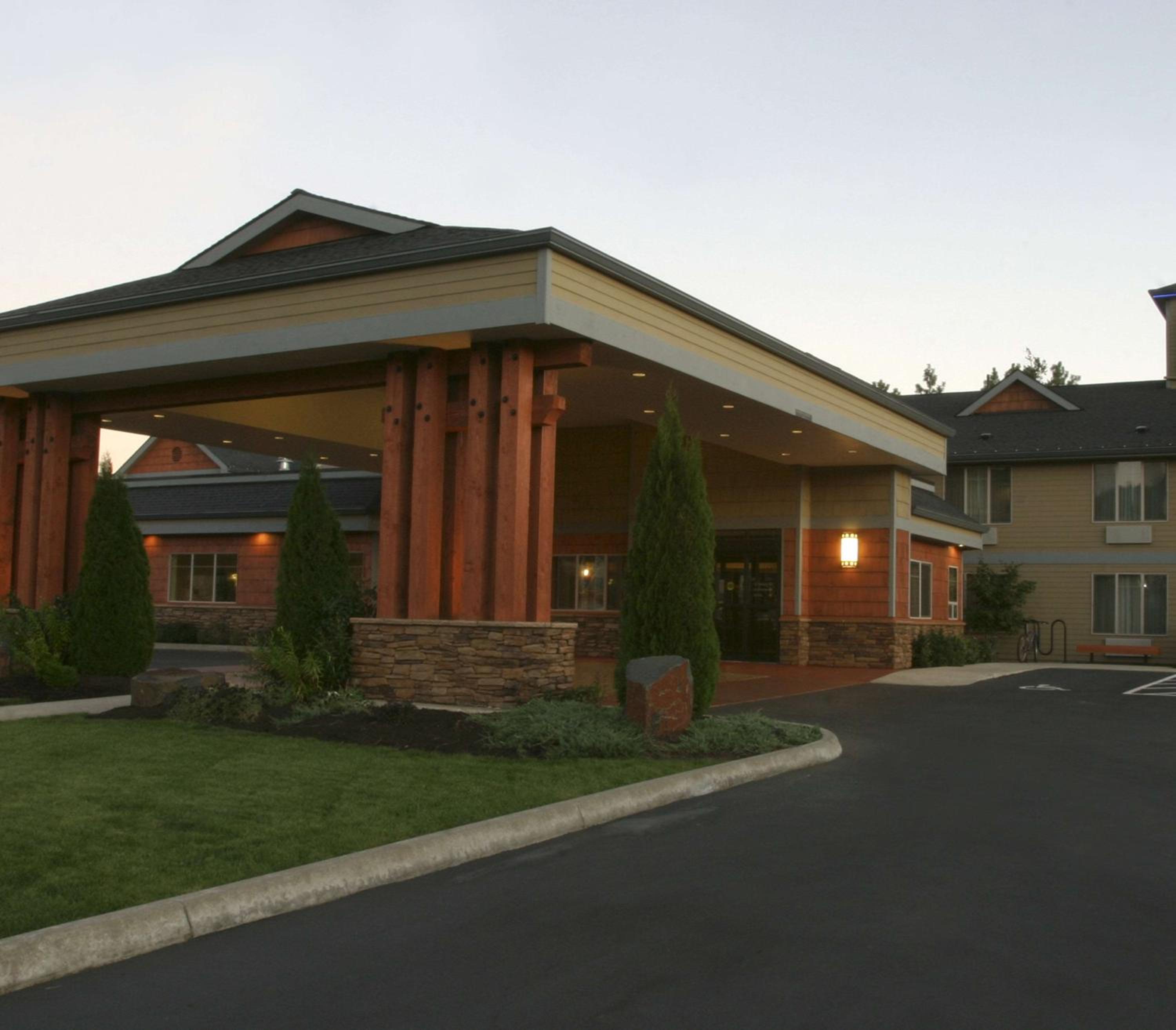 Ellensburg Vacations - Best Western Snowcap Lodge - Property Image 1