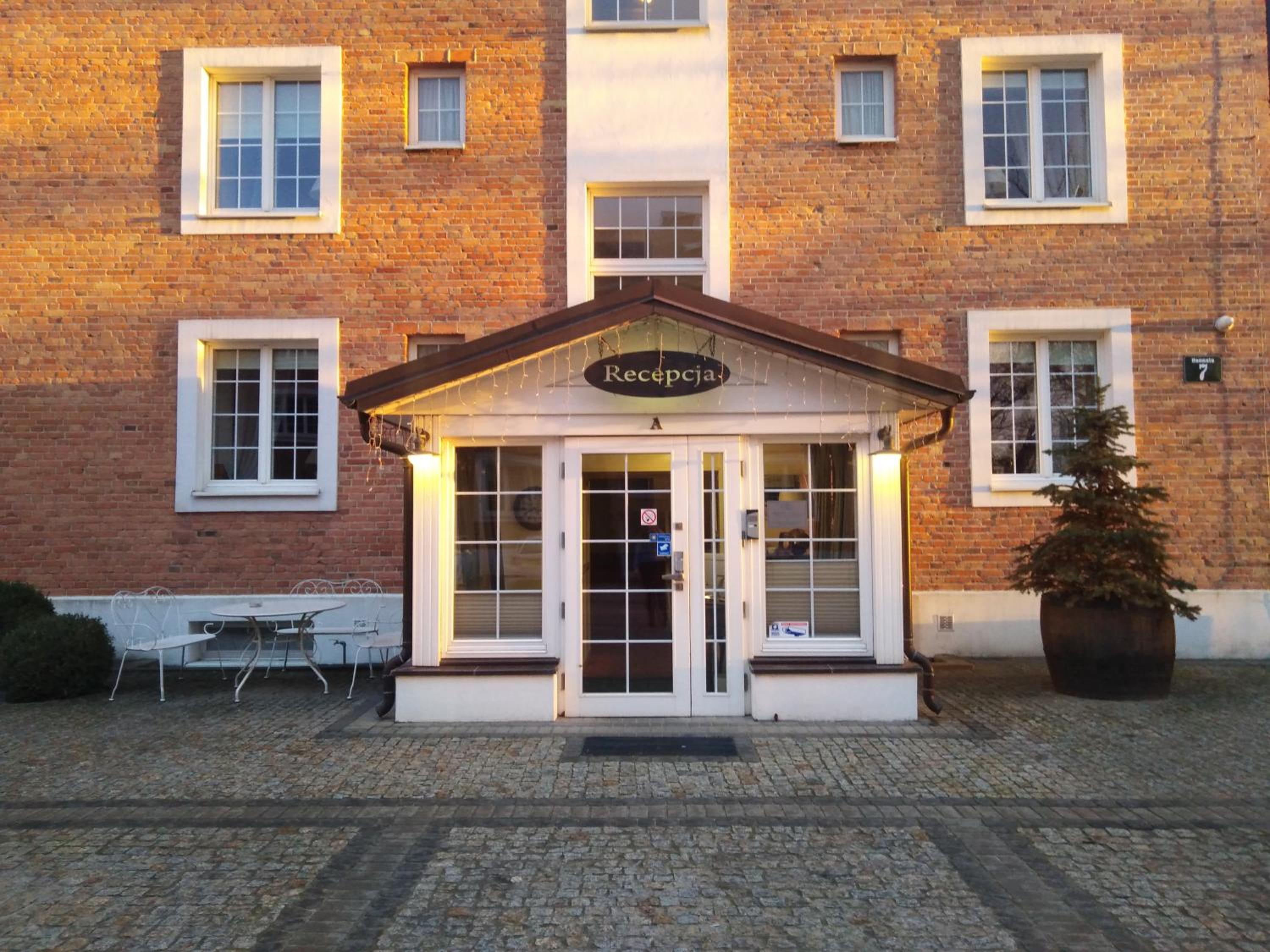 American House Hennela view 2