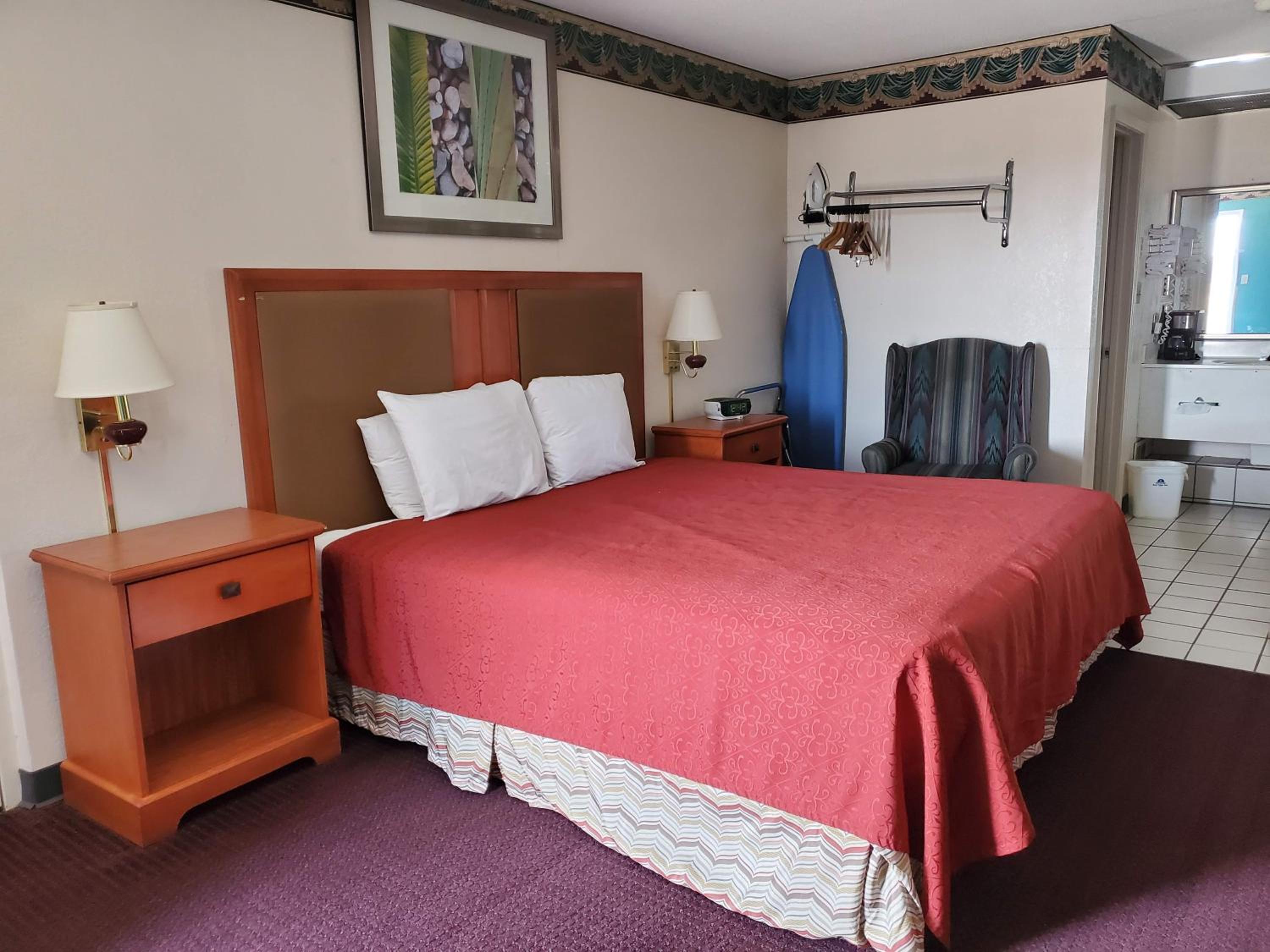 Americas Best Value Inn Wildersville - Property Image 28