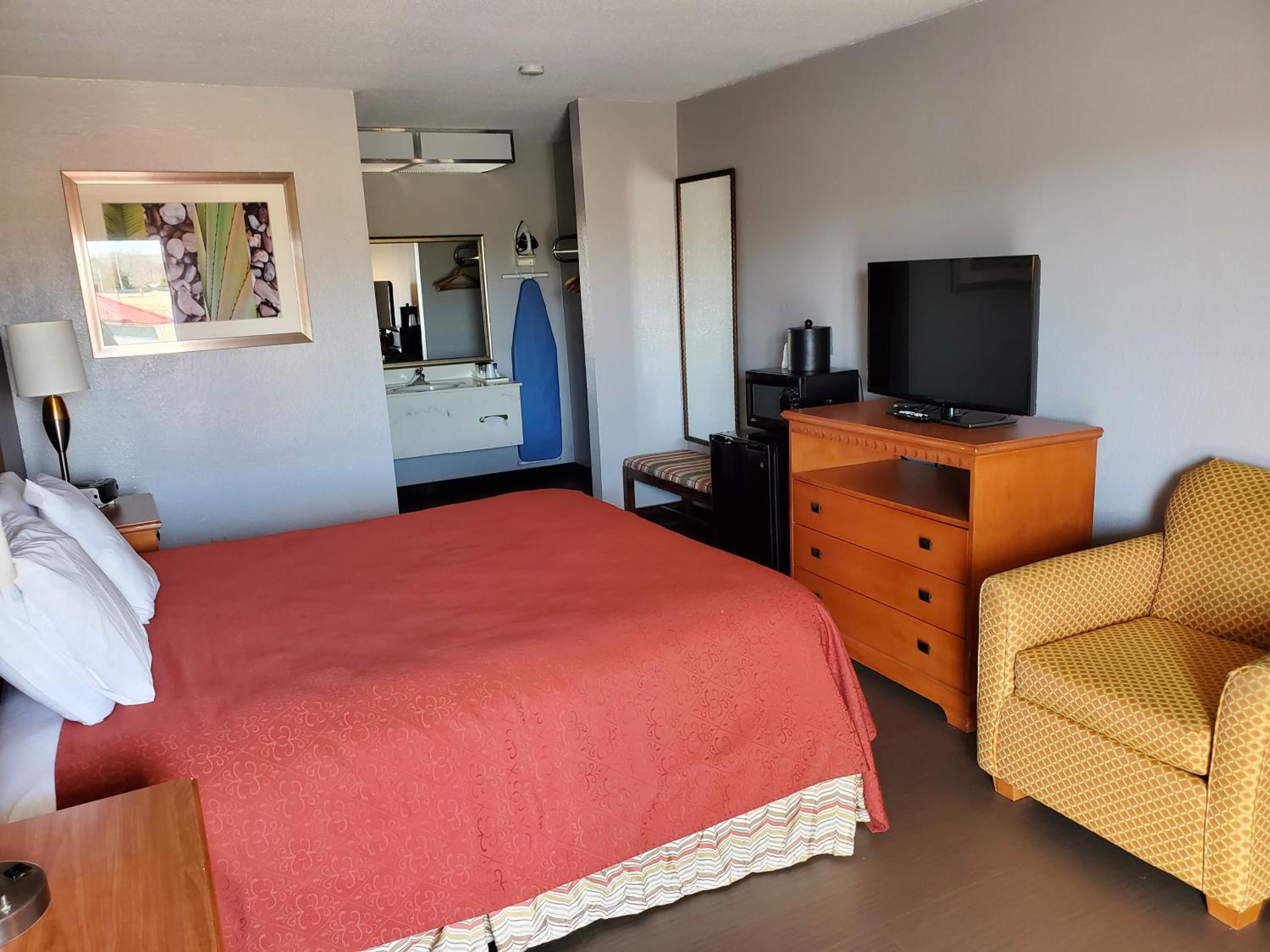 Americas Best Value Inn Wildersville - Property Image 3