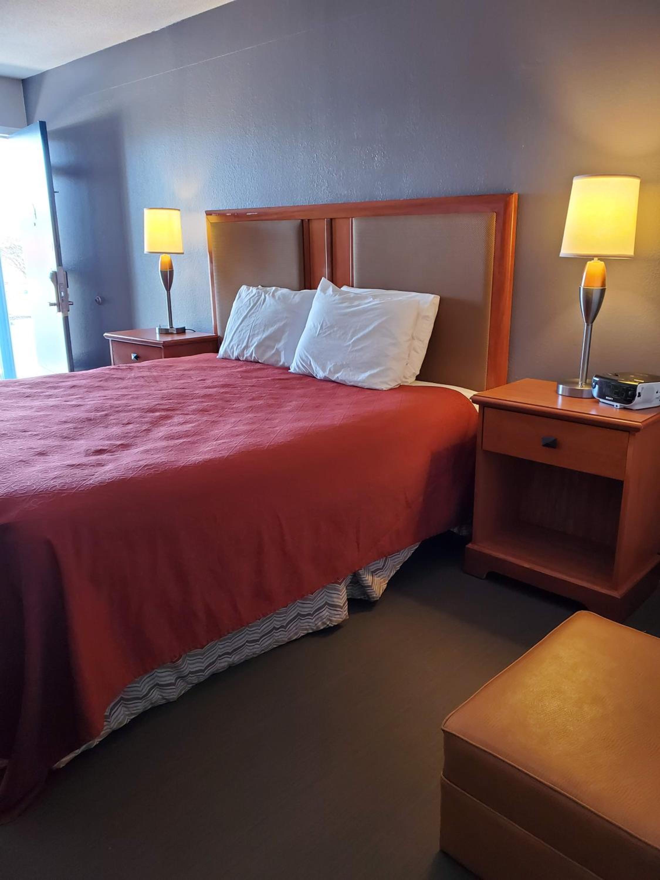 Americas Best Value Inn Wildersville - Property Image 4