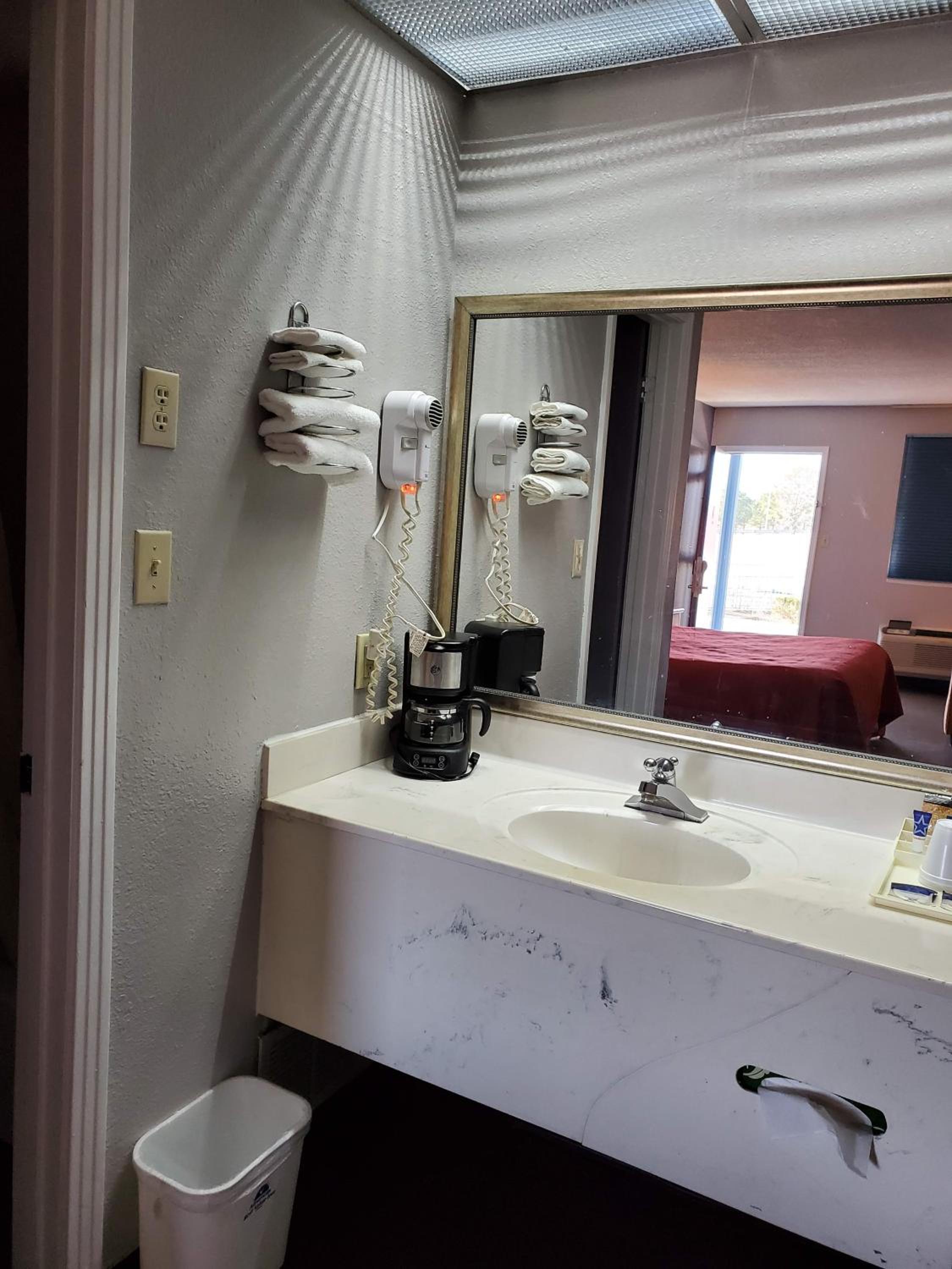 Americas Best Value Inn Wildersville - Property Image 6