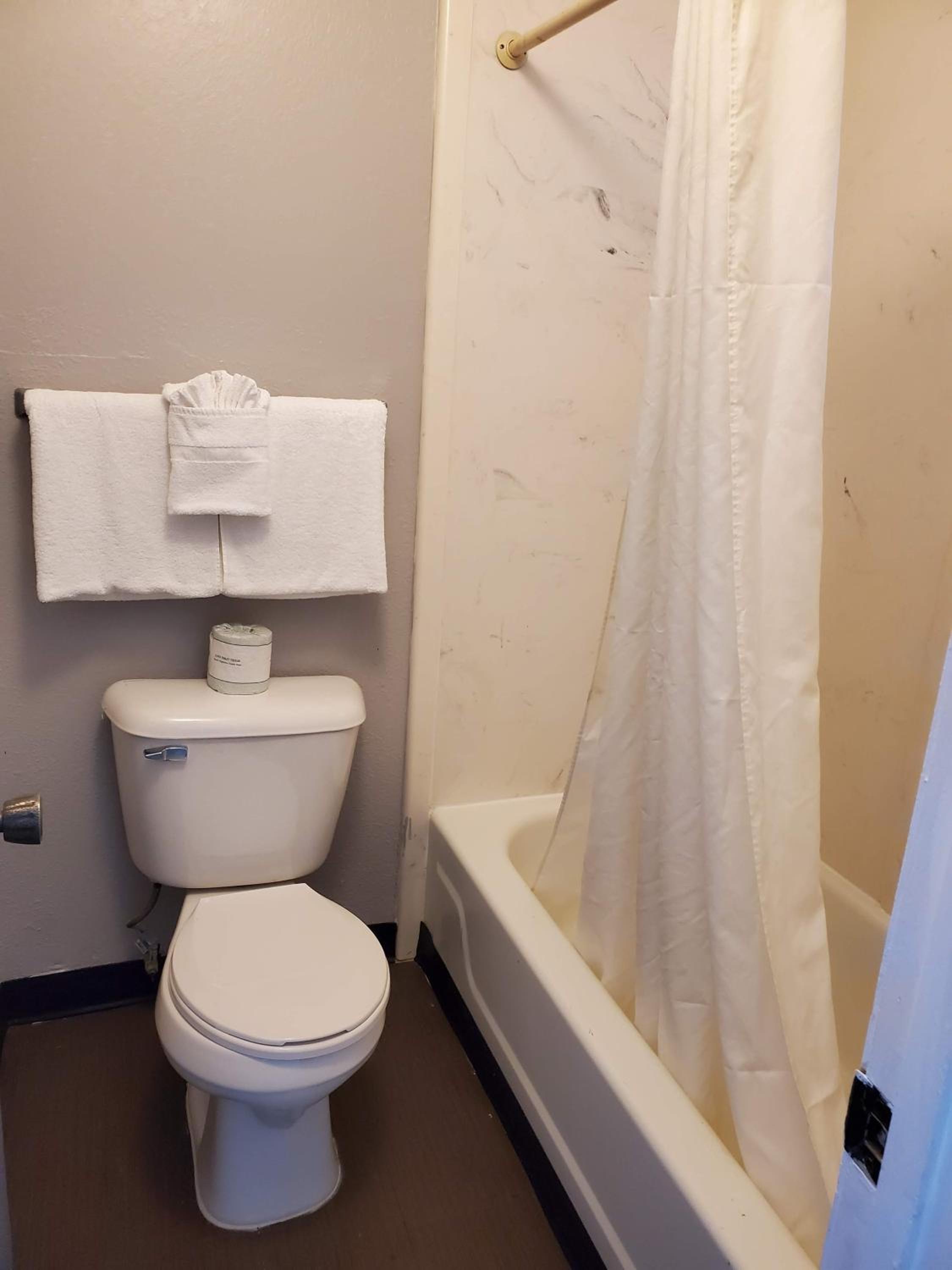 Americas Best Value Inn Wildersville - Property Image 8