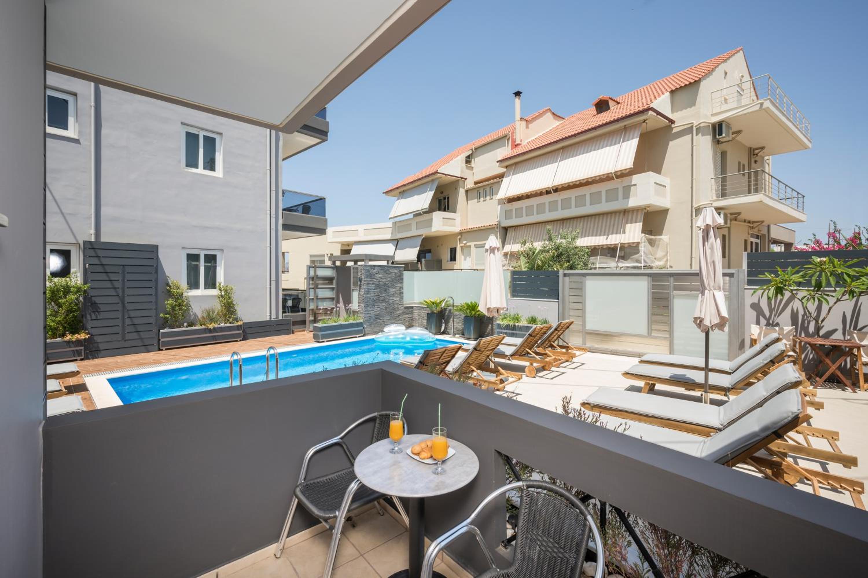 Hotel Sun Ray Studios - Image 1