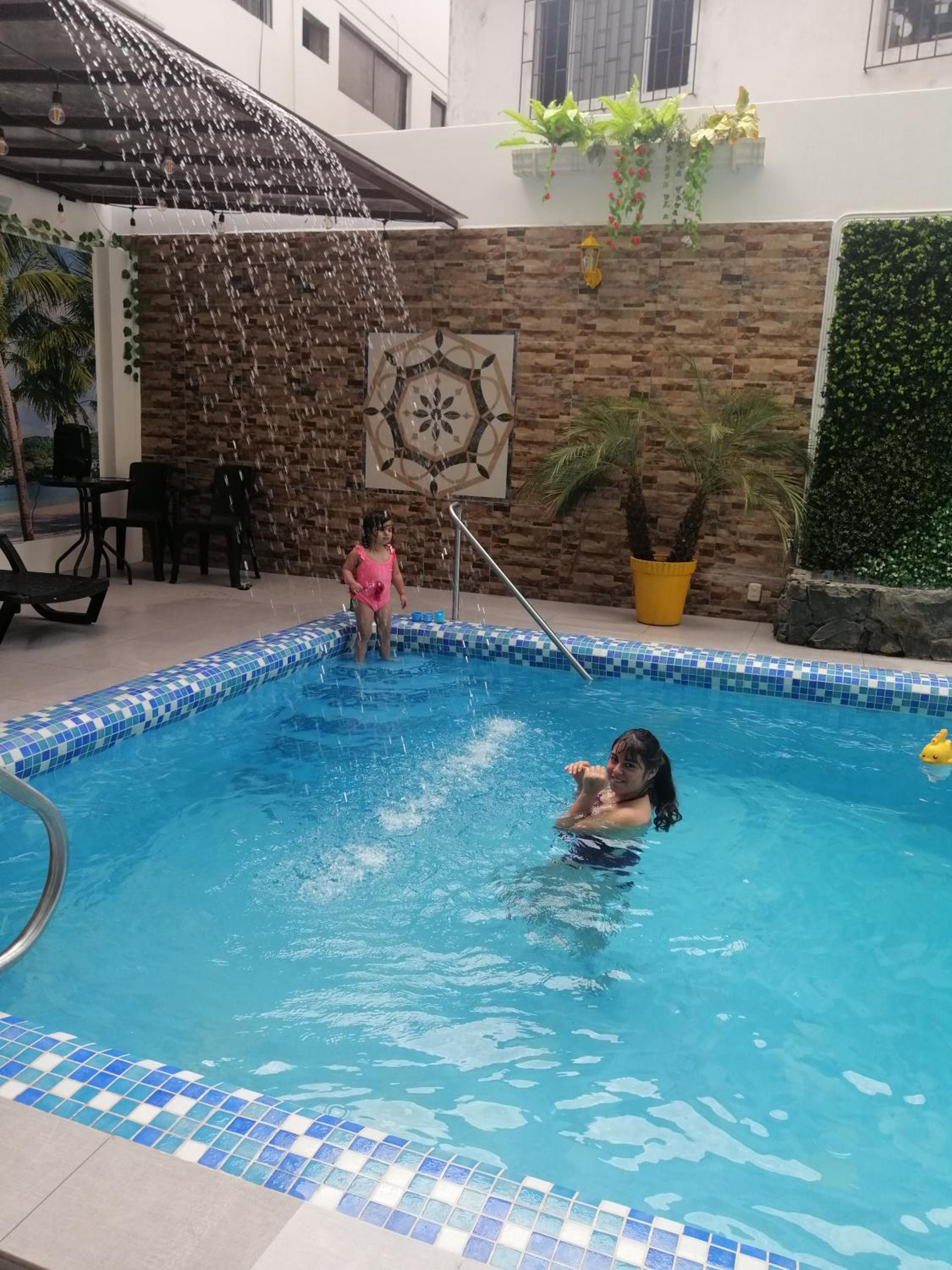Hostal Perla Real Inn