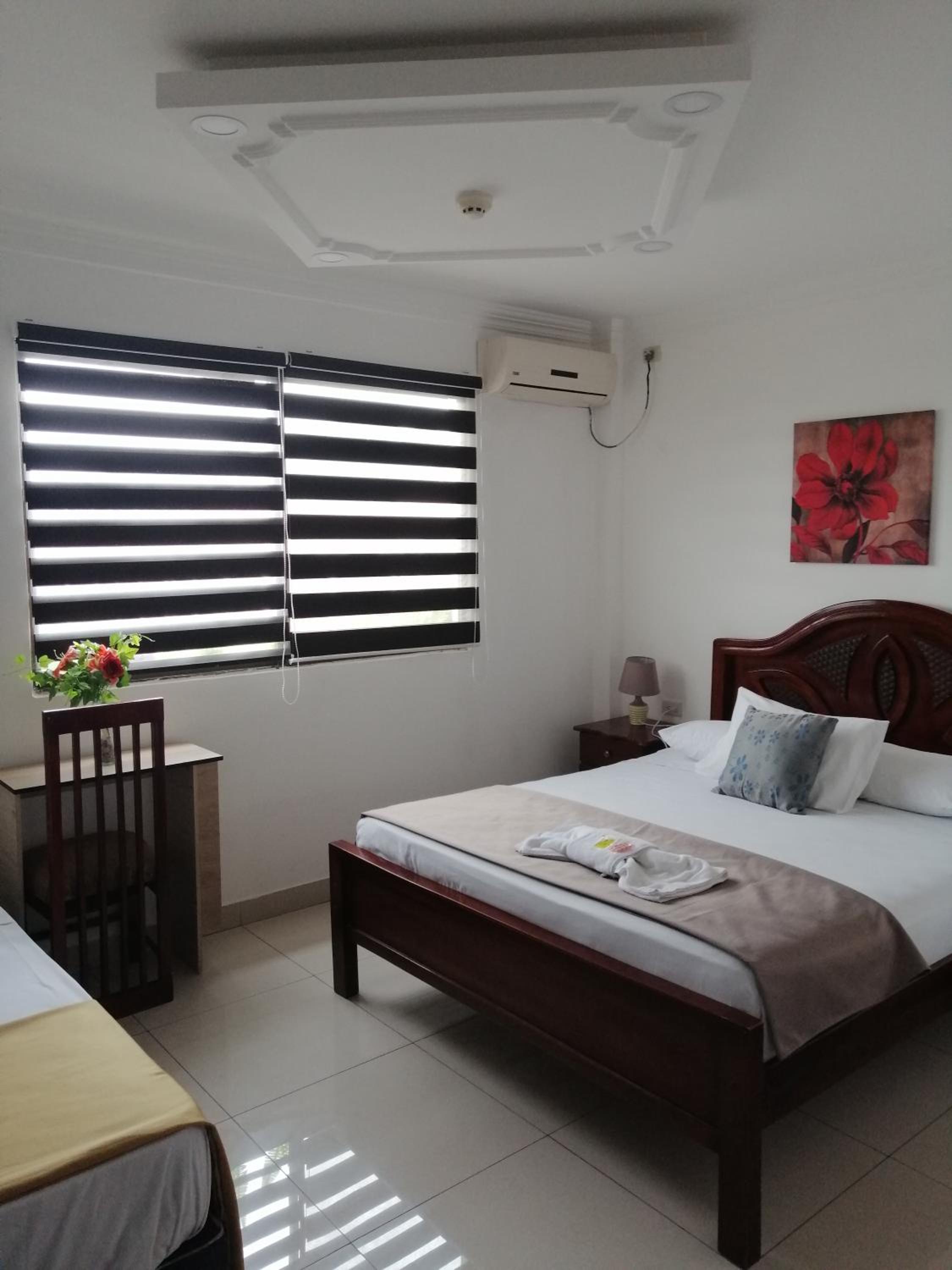 Hostal Perla Real Inn