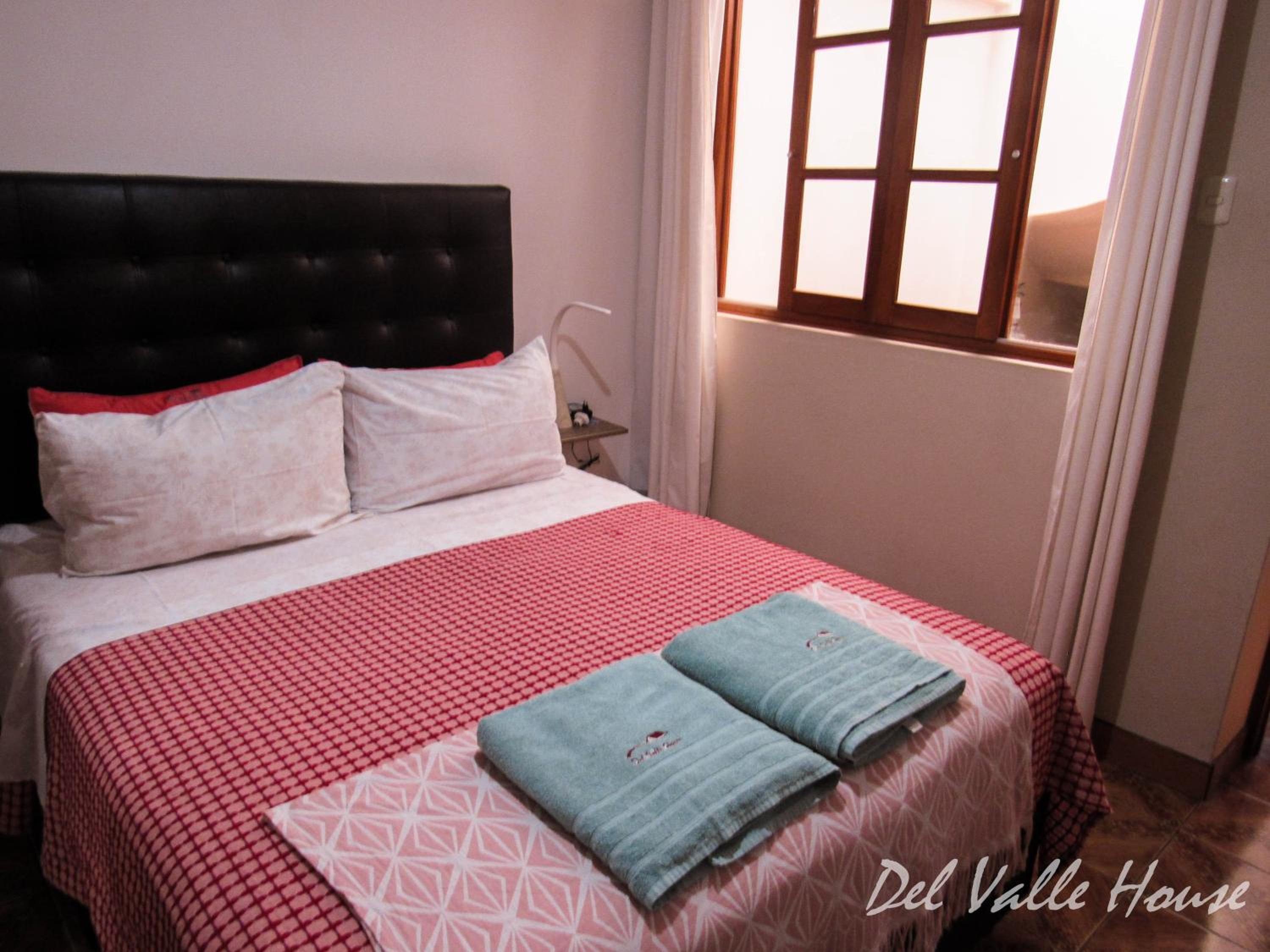 Del Valle House