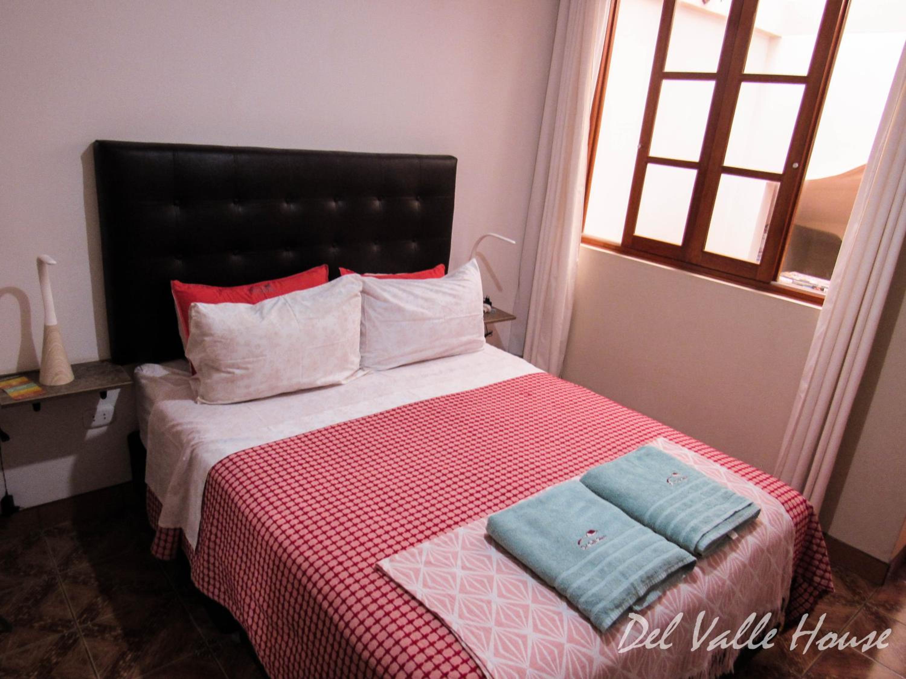 Del Valle House