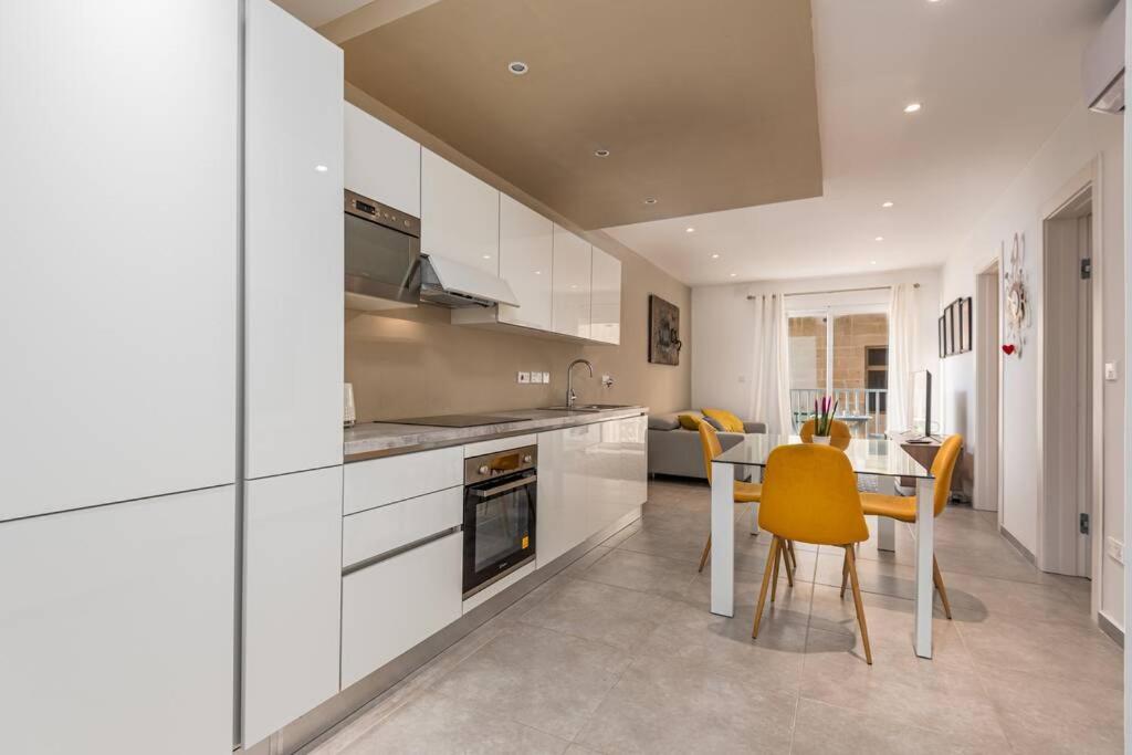 Sliema Smart SeaView Apartment view 4