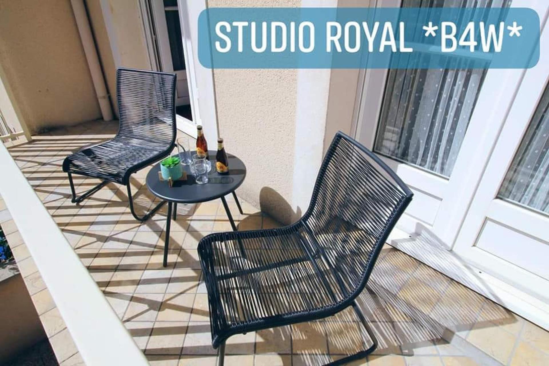 Studio Royal by Beds4Wanderlust - Place du marché avec parking privé view 3