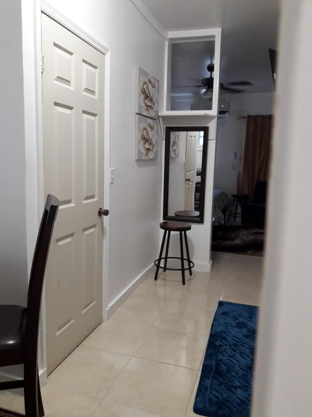 BELL At The Airport Suites Adults Only - Free Airport Transportation