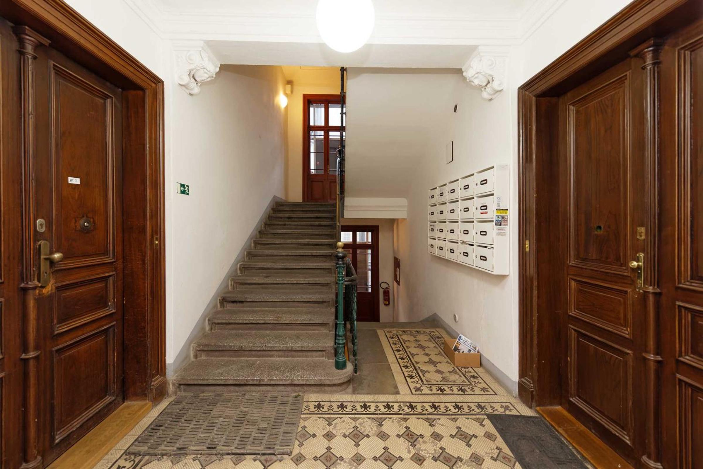 Apartment Manesova 4