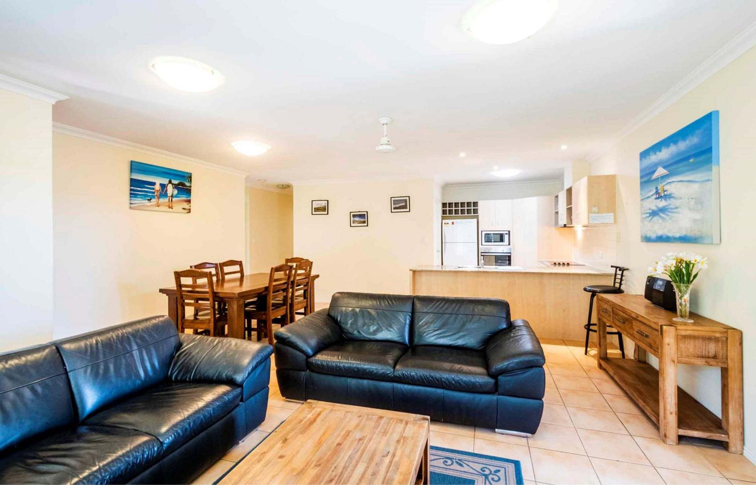 Hotel Oceania 11 - LJHooker Yamba - Image 1