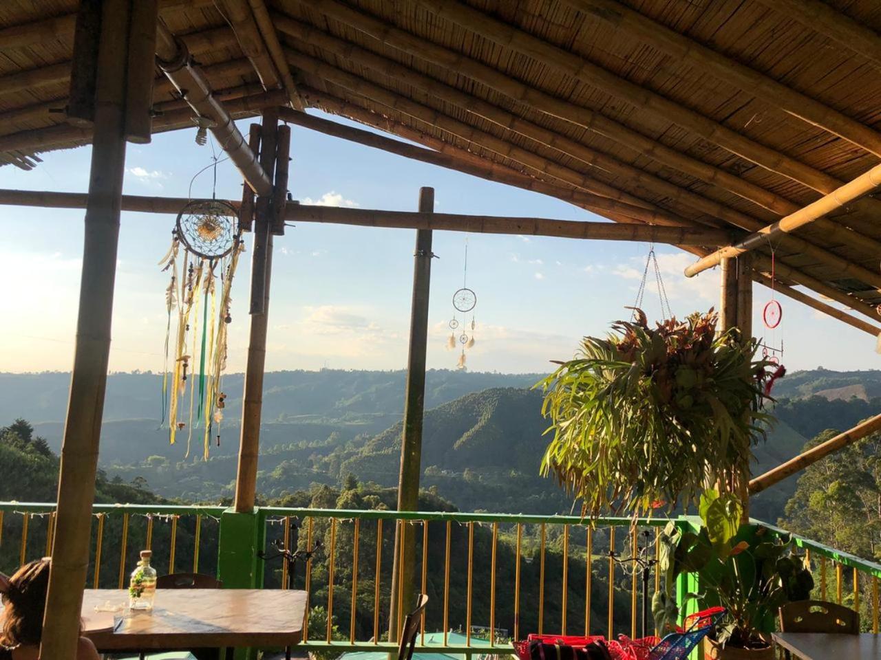 Hostal y Camping Los Girasoles